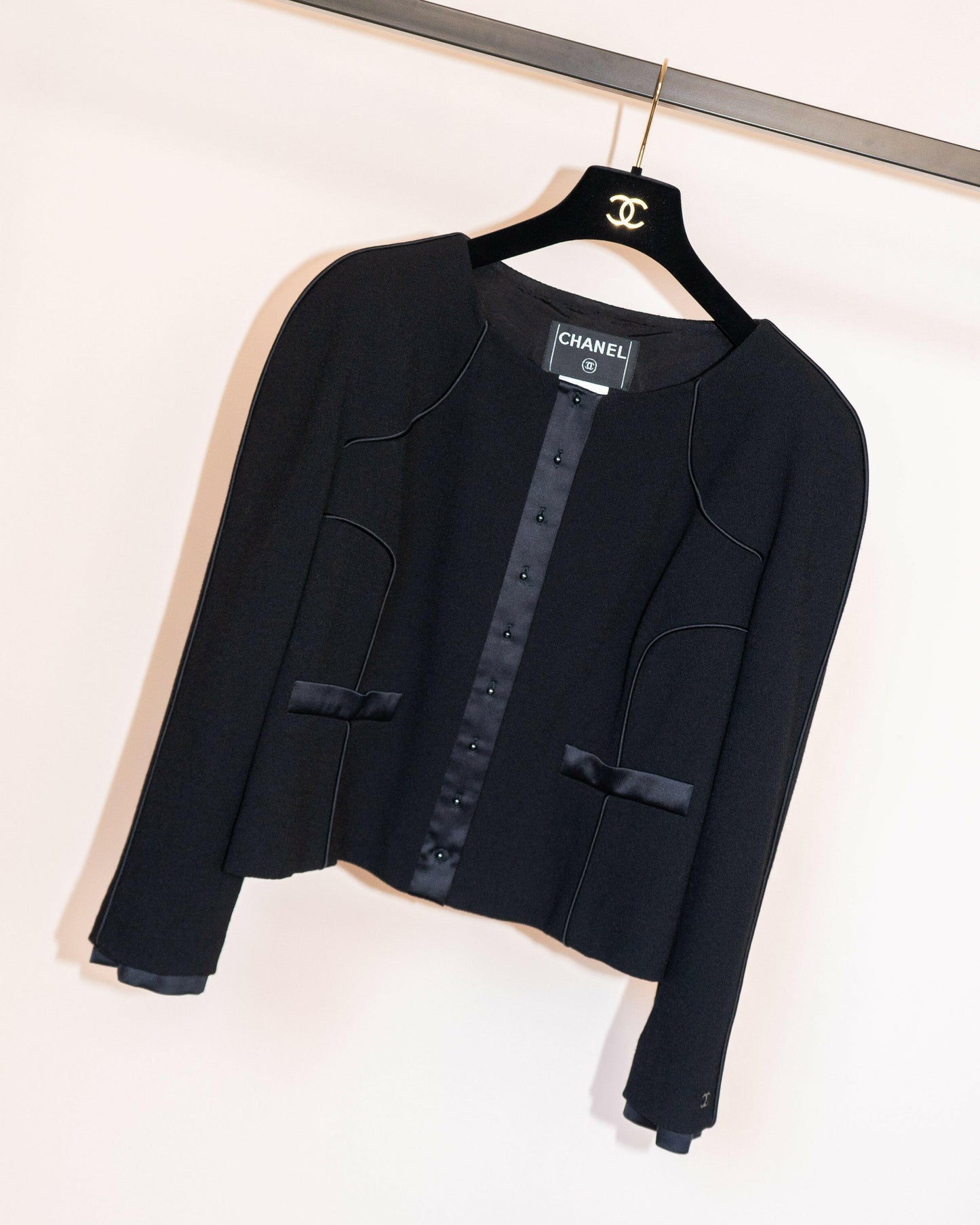 FR40-42 Chanel Fall 2002 Collarless Two-Pocketed Cropped Cut Black Boxy Wool Jacket - Vintage Chanel Jacket - - Rarchive.