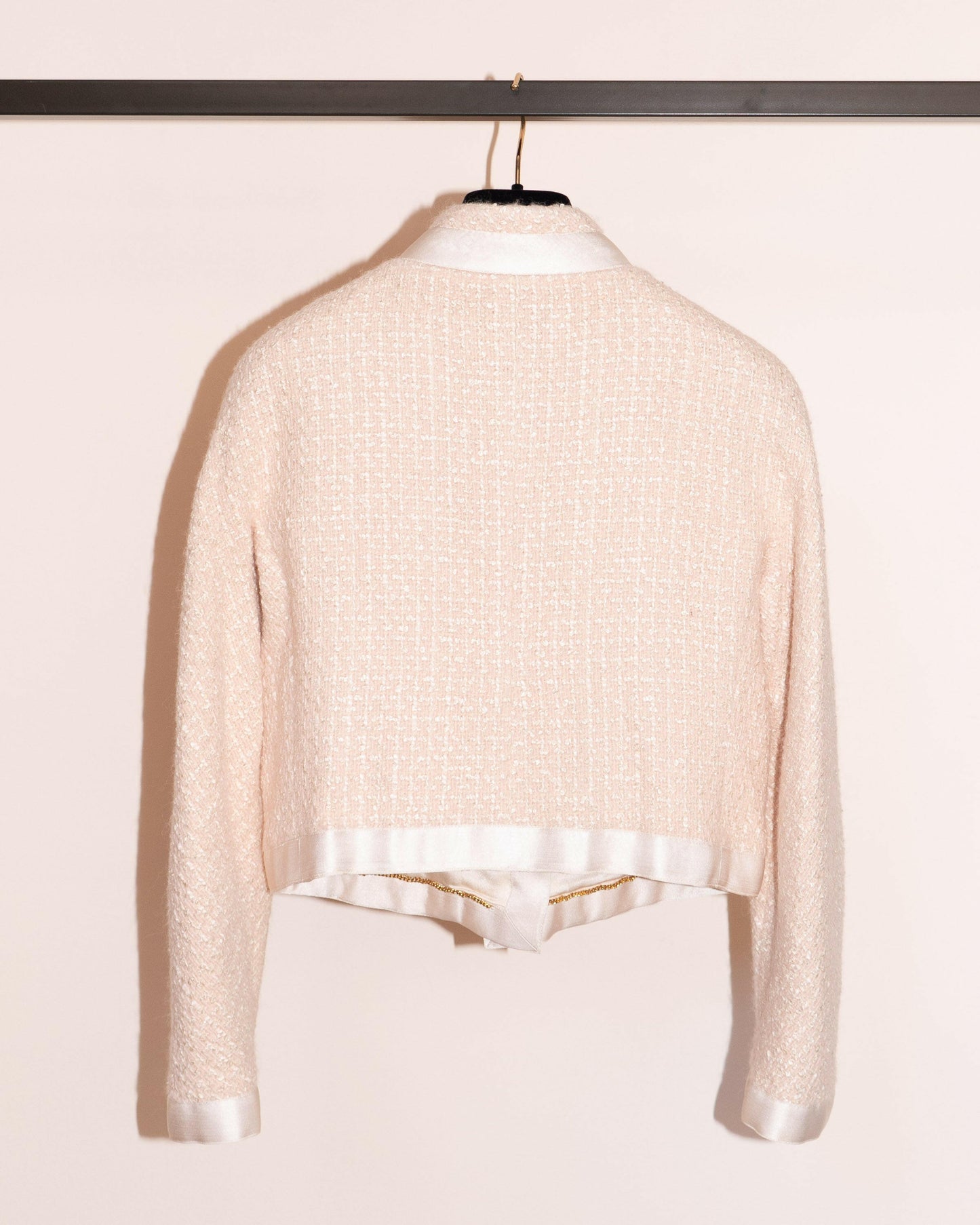 FR36-38 Rare Chanel Spring 1990 Two-Pocketed Cropped Light Pink Tweed Jacket - Vintage Chanel Jacket - - Rarchive.