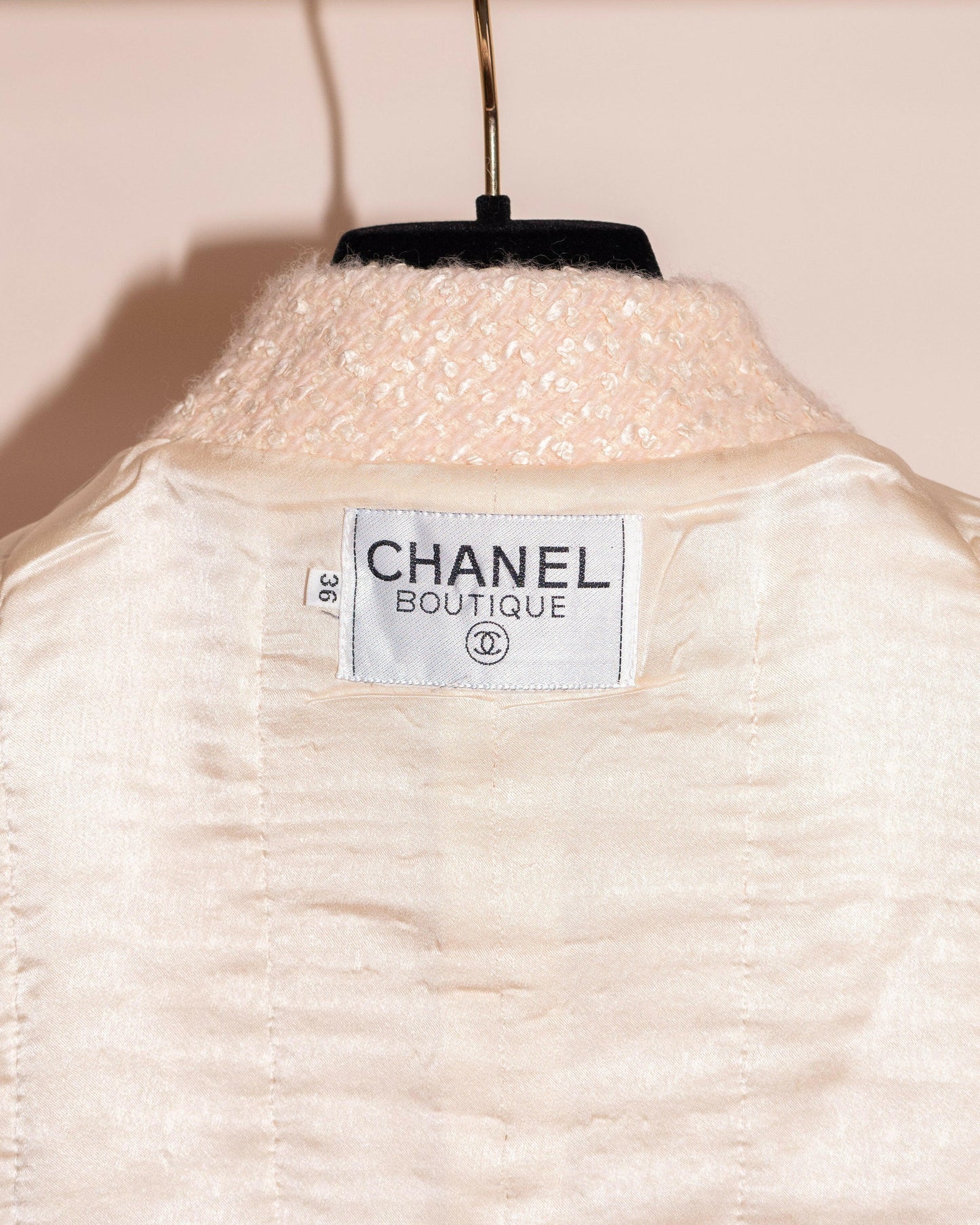 FR36-38 Rare Chanel Spring 1990 Two-Pocketed Cropped Light Pink Tweed Jacket - Vintage Chanel Jacket - - Rarchive.