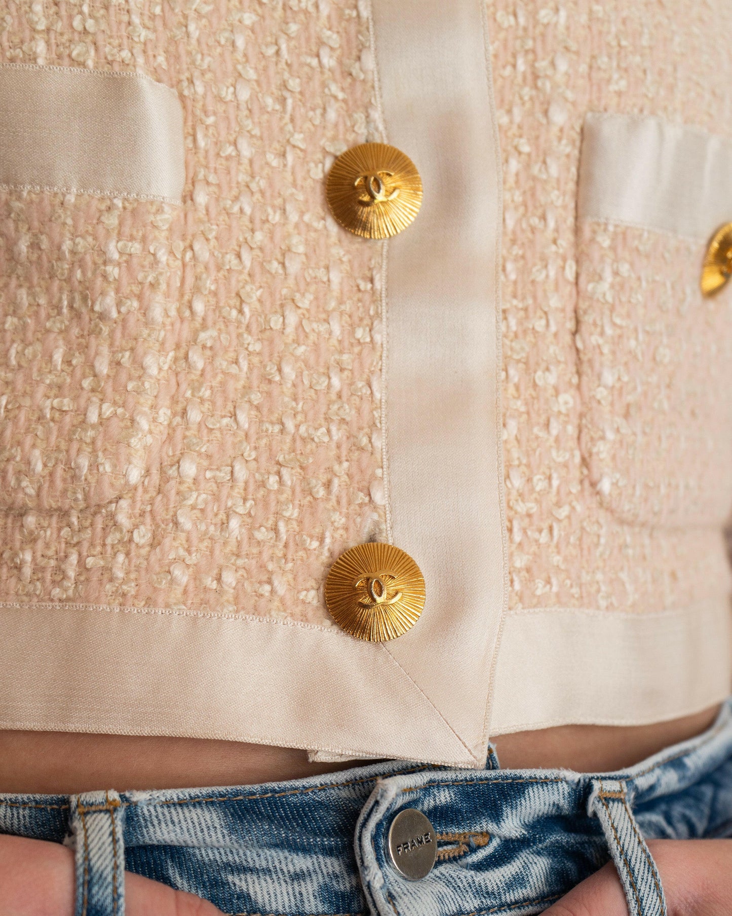 FR36-38 Rare Chanel Spring 1990 Two-Pocketed Cropped Light Pink Tweed Jacket - Vintage Chanel Jacket - - Rarchive.