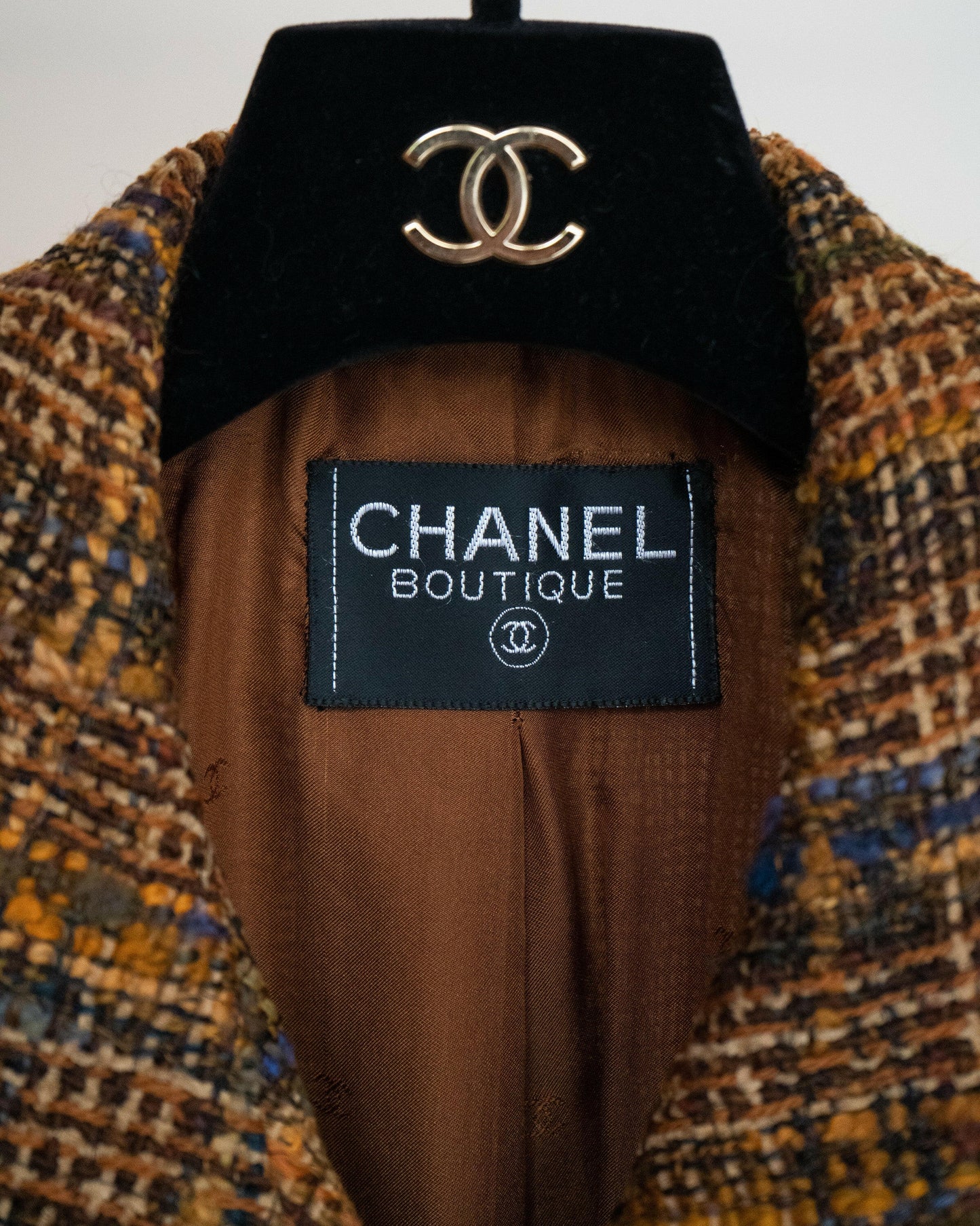 FR38-40 Rare Chanel Fall 1998 Two-Pocketed Shorter Cut Fantasy Tweed Jacket - Vintage Chanel Jacket - - Rarchive.