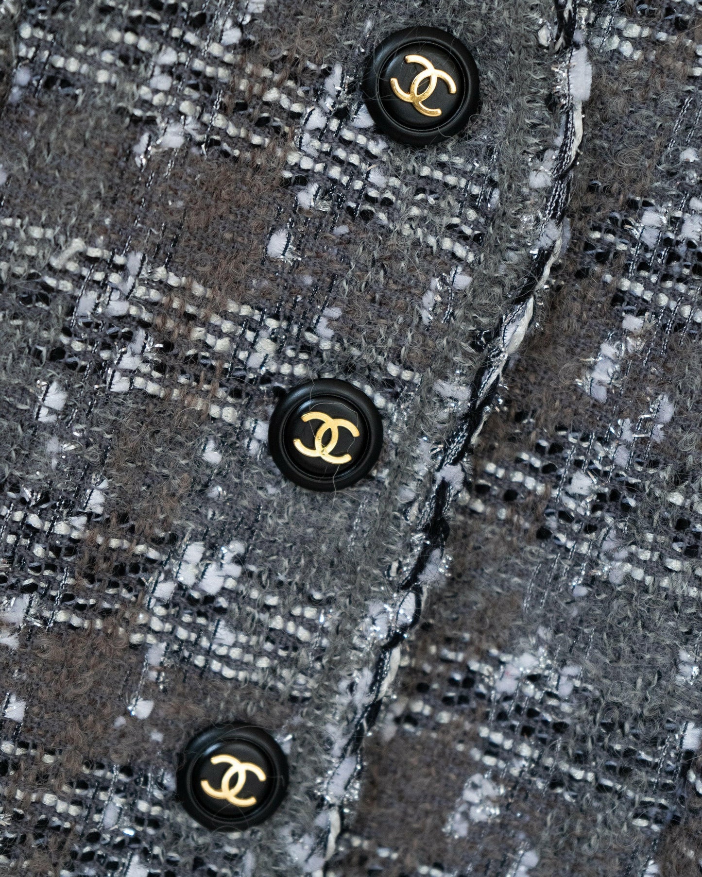 FR34-36 Rare Chanel Fall 1993 Four Pocketed Gray and Silver Fantasy Tweed Jacket - Vintage Chanel Jacket - - Rarchive.