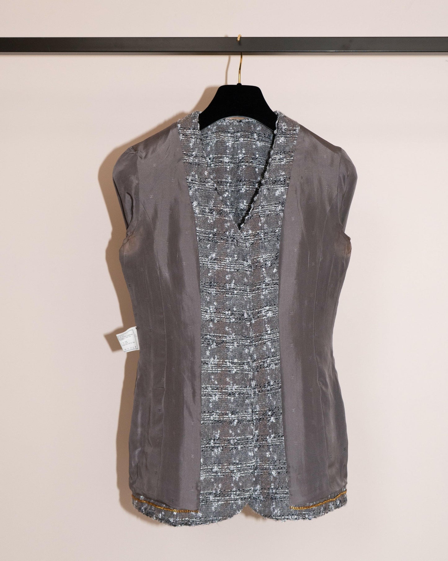 FR34-36 Rare Chanel Fall 1993 Four Pocketed Gray and Silver Fantasy Tweed Jacket - Vintage Chanel Jacket - - Rarchive.