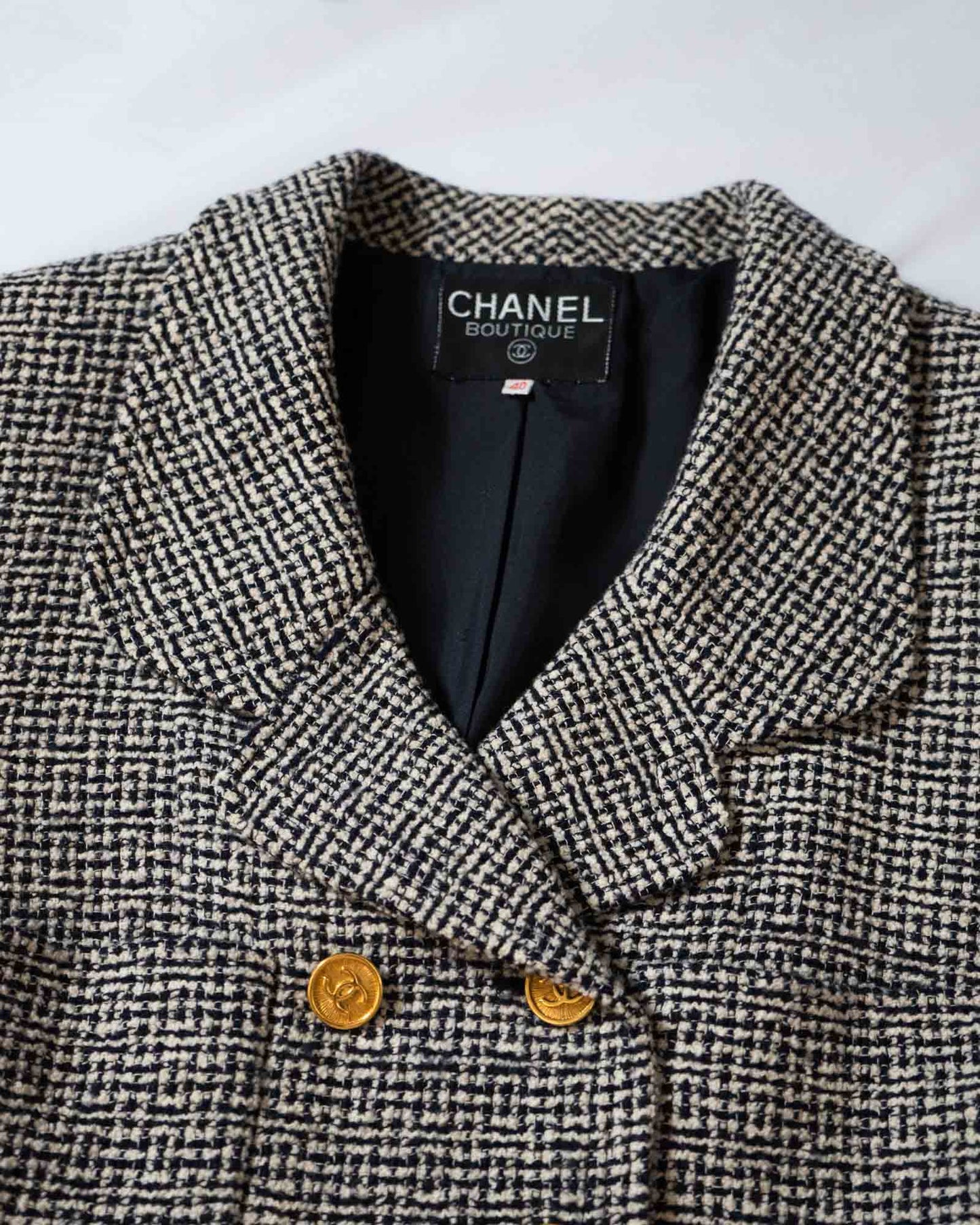 FR38 Chanel 1980s Two-Pocket Double Breasted Tweed Jacket Dark Navy and White - Vintage Chanel Jacket -  Jacket - Rarchive.