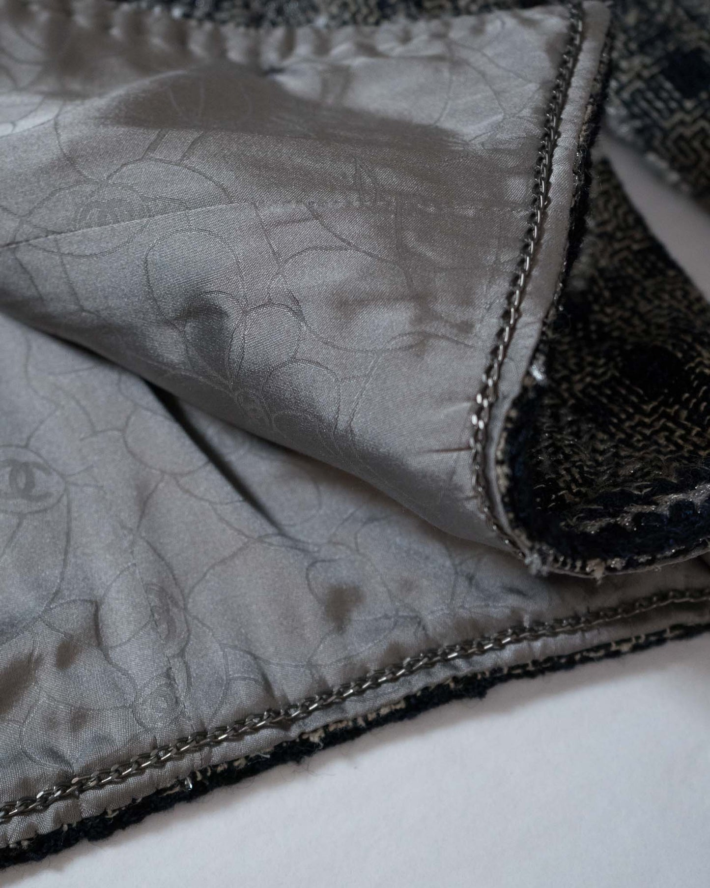 FR40-42 Chanel Fall 2006 Four Pocket Collarless Fantasy Tweed Jacket in Gray and Dark Navy - Vintage Chanel Jacket -  Jacket - Rarchive.