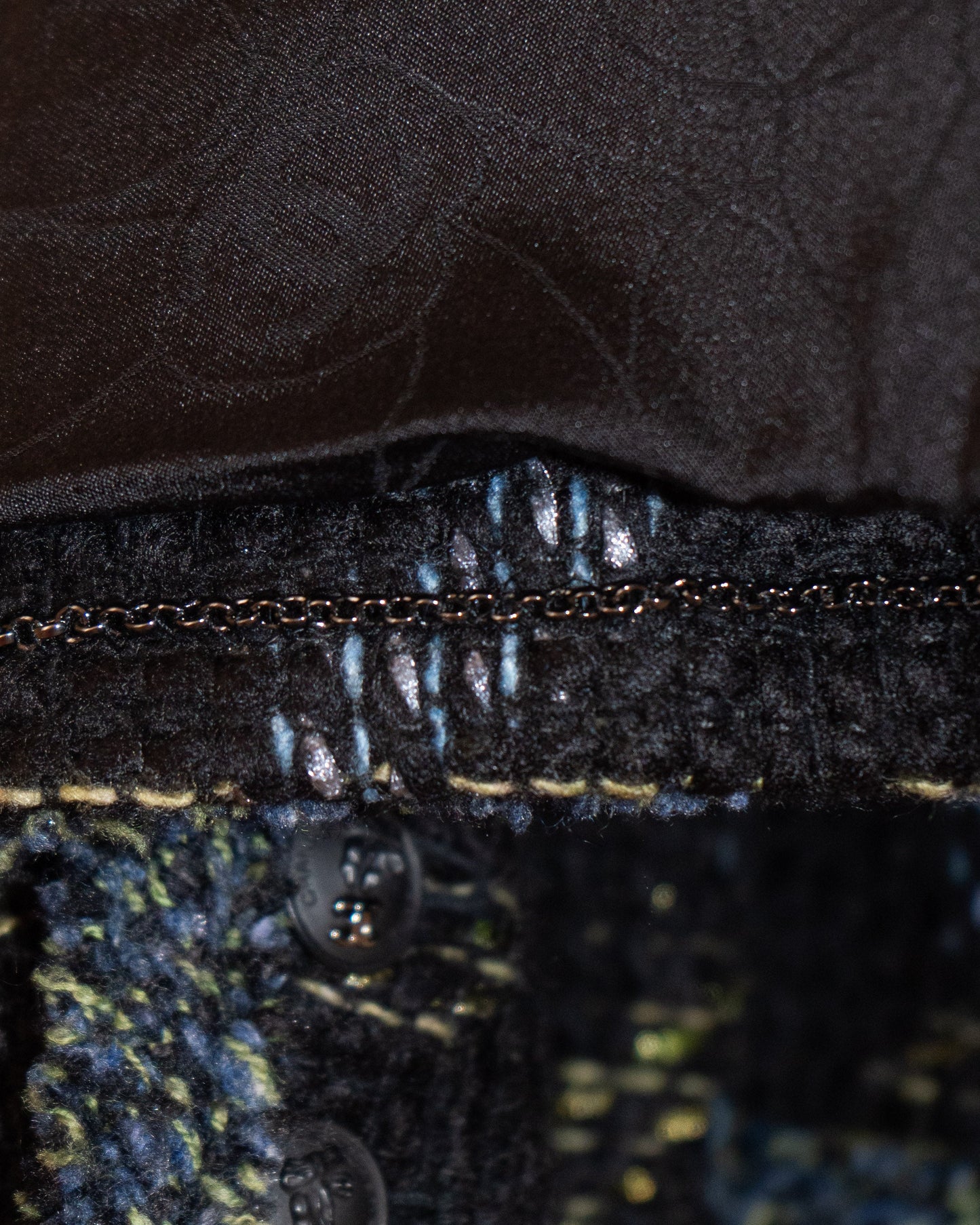 FR40-42 Chanel Fall 2004 Four Pocketed Collarless Houndstooth Tweed Jacket - Vintage Chanel Jacket -   - Rarchive.