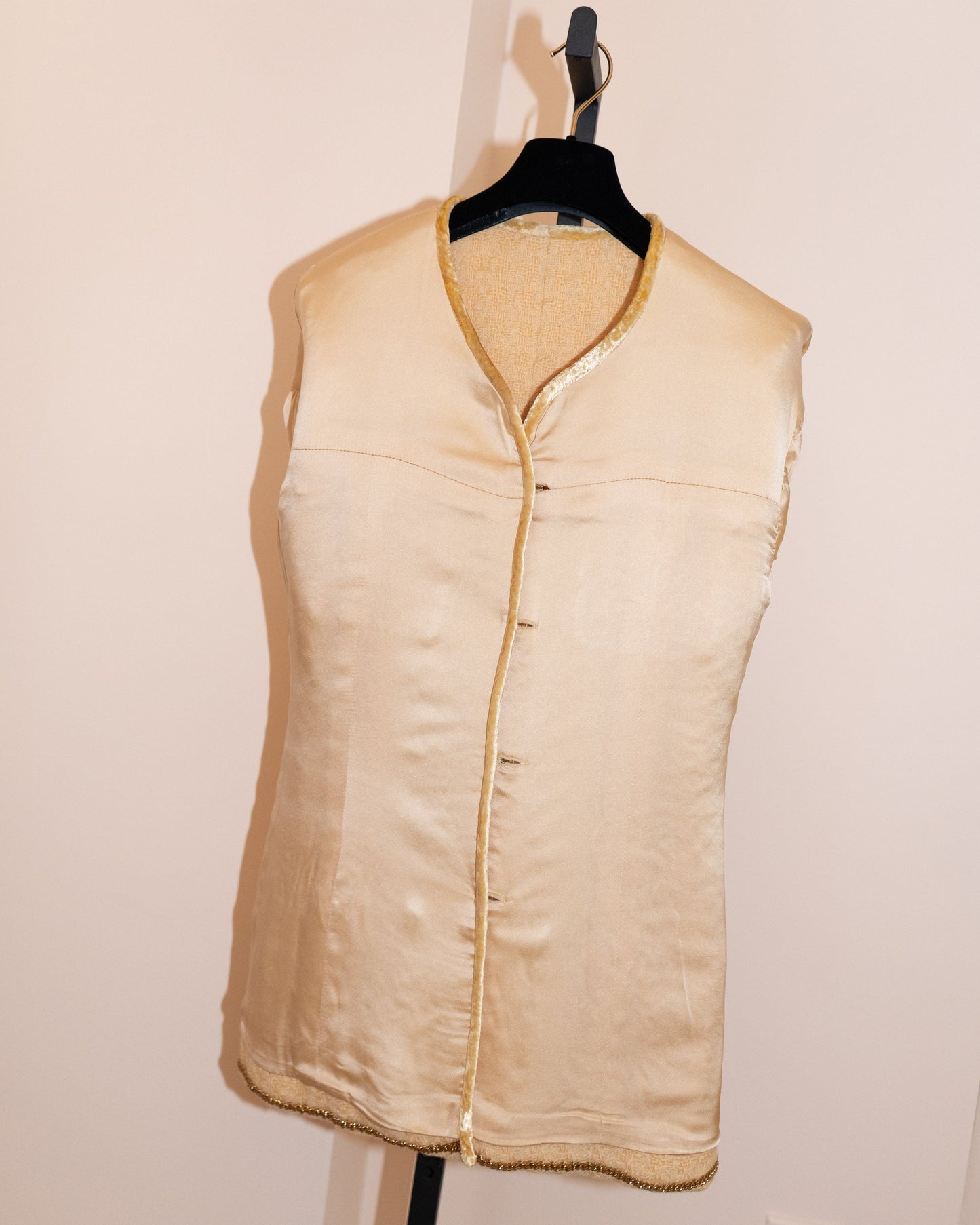 FR38-40 Chanel Fall 1987 Collarless Four Pocketed Velvet Trim Detail Powder Yellow Tweed Jacket - Vintage Chanel Jacket - - Rarchive.