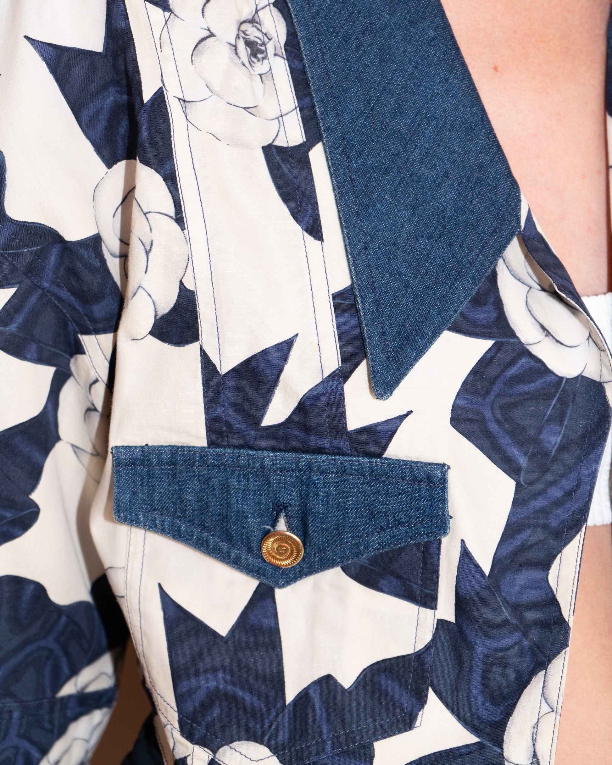 FR40-42 Rare Chanel Spring 1987 Camellia Print Denim Accent Cropped Cotton Jacket - Vintage Chanel Jacket -   - Rarchive.