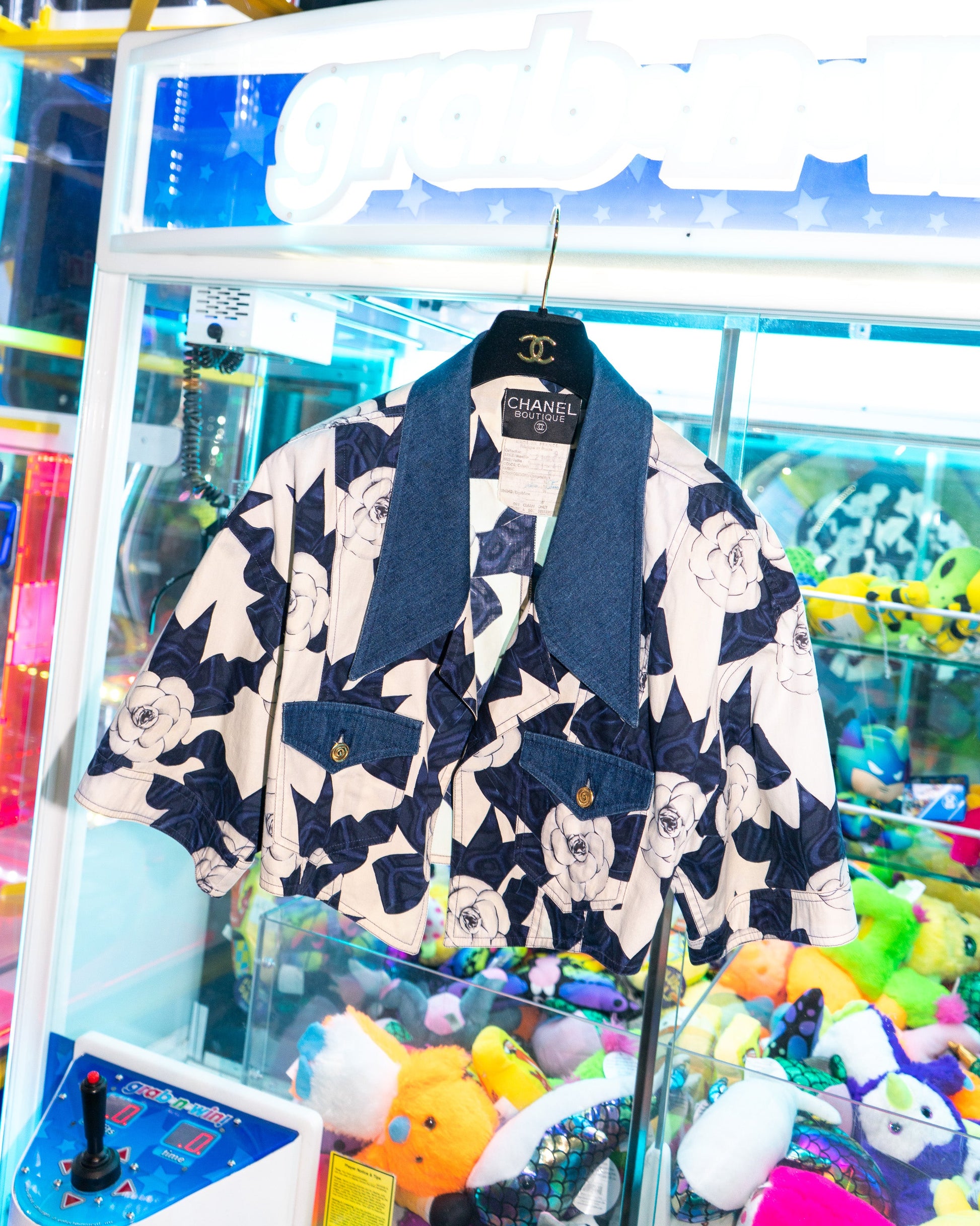 FR40-42 Rare Chanel Spring 1987 Camellia Print Denim Accent Cropped Cotton Jacket - Vintage Chanel Jacket -   - Rarchive.