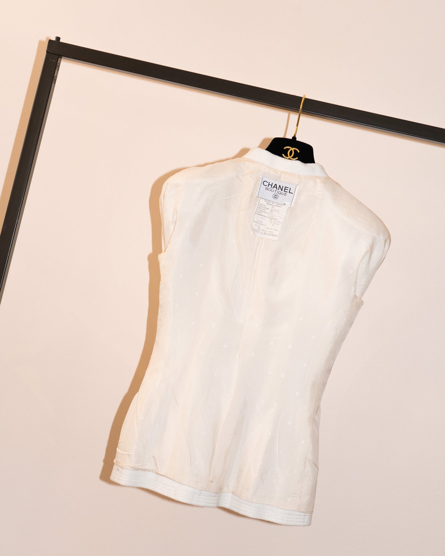 FR36 Chanel Cruise 1990 Double-Breasted Two-Pocketed Off-White Linen Blend Jacket - Vintage Chanel Jacket - - Rarchive.