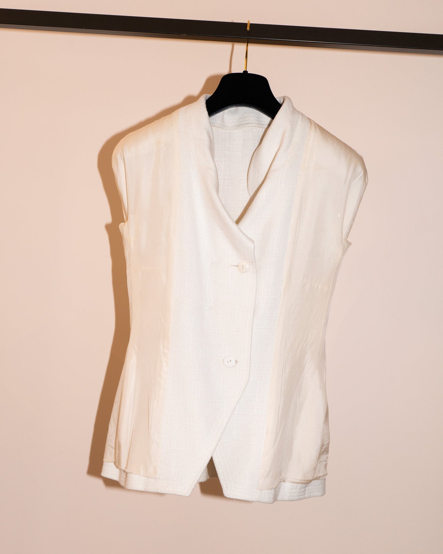 FR36 Chanel Cruise 1990 Double-Breasted Two-Pocketed Off-White Linen Blend Jacket - Vintage Chanel Jacket - - Rarchive.