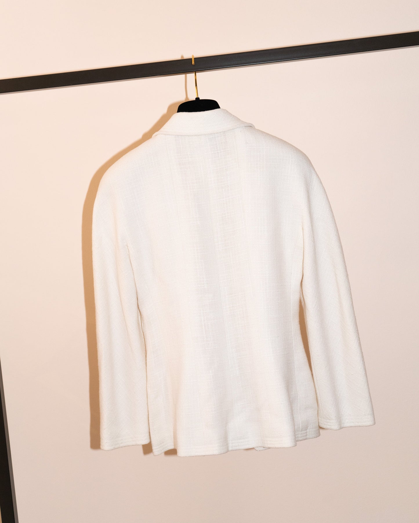 FR36 Chanel Cruise 1990 Double-Breasted Two-Pocketed Off-White Linen Blend Jacket - Vintage Chanel Jacket - - Rarchive.