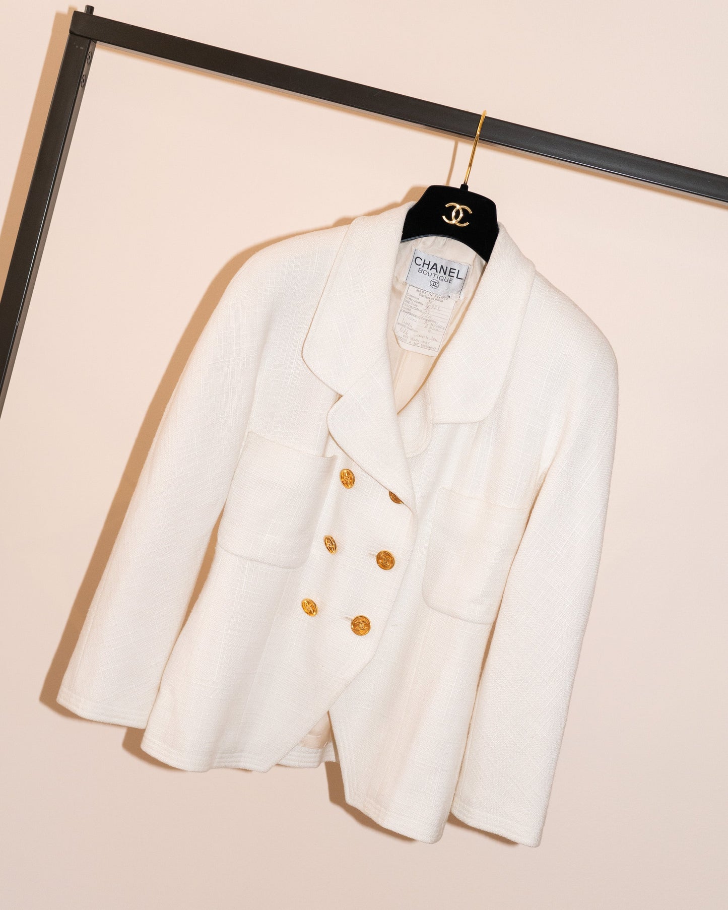 FR36 Chanel Cruise 1990 Double-Breasted Two-Pocketed Off-White Linen Blend Jacket - Vintage Chanel Jacket - - Rarchive.
