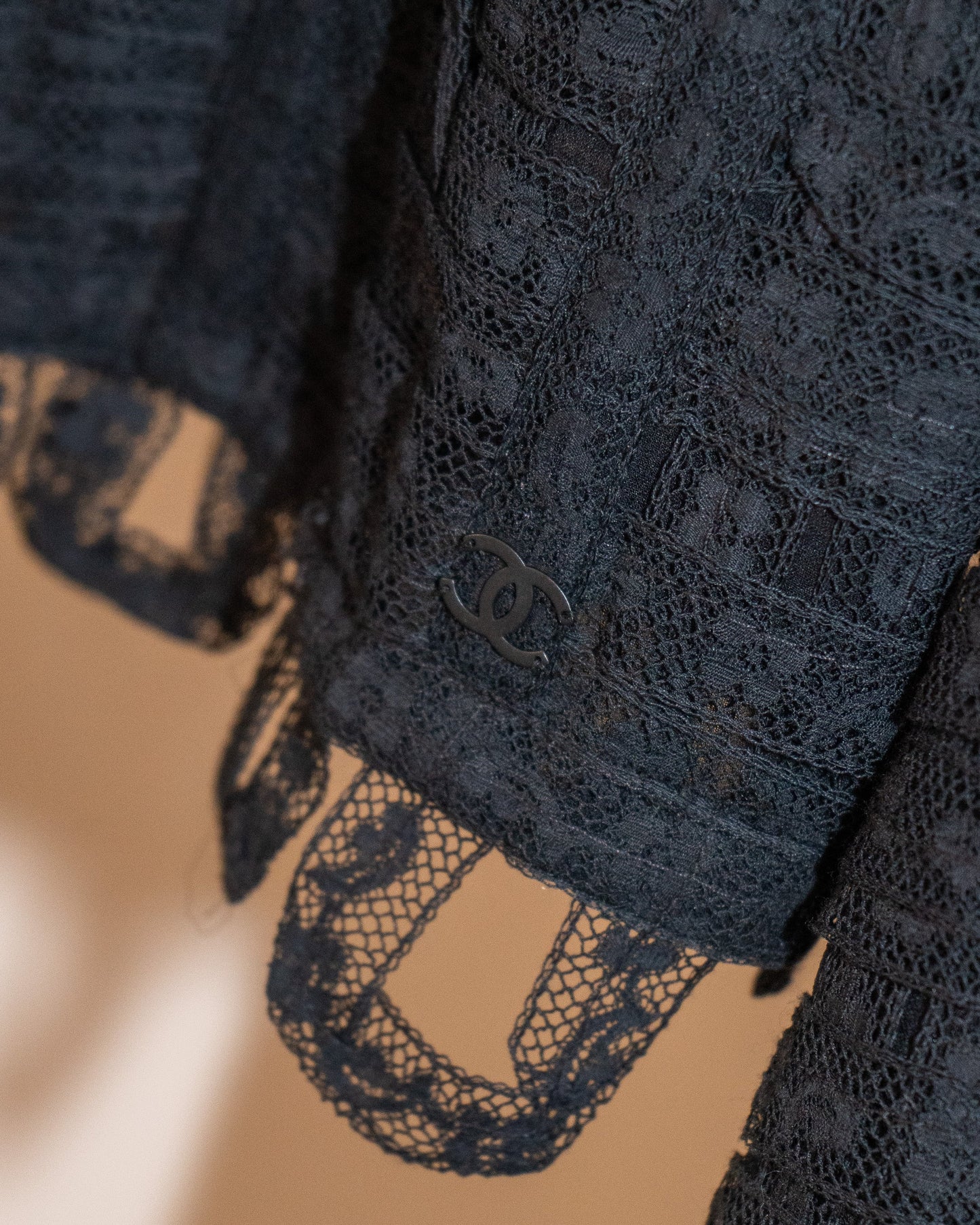 FR36-38 Rare Chanel Spring 2000 Collarless Floral Motif Lace Ribbon Jacket - Vintage Chanel Jacket -   - Rarchive.