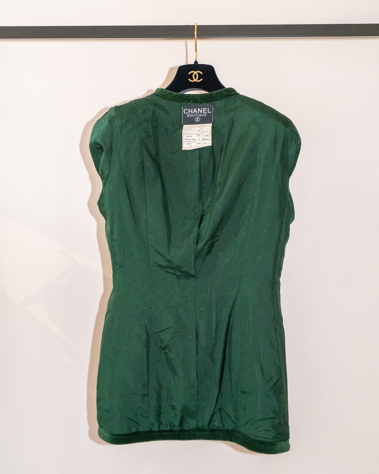 FR38-40 Chanel Early 1990s Collarless Four-Pocketed Velvet Trim Detail Coral Red Tweed Jacket