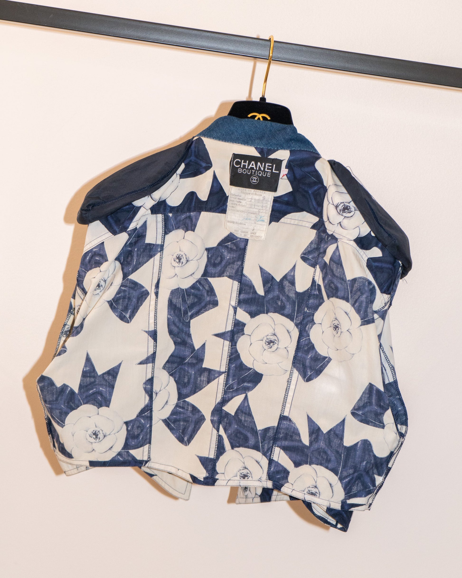 FR40-42 Rare Chanel Spring 1987 Camellia Print Denim Accent Cropped Cotton Jacket - Vintage Chanel Jacket -   - Rarchive.