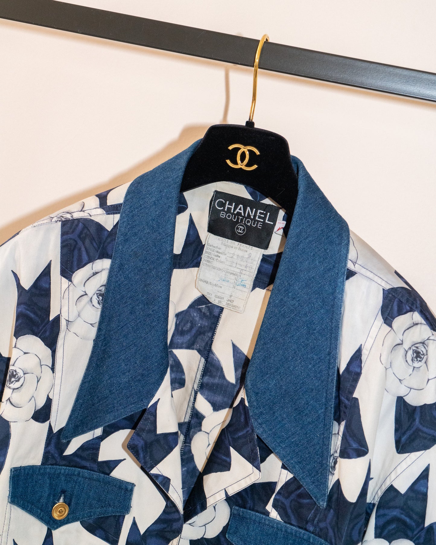 FR40-42 Rare Chanel Spring 1987 Camellia Print Denim Accent Cropped Cotton Jacket - Vintage Chanel Jacket -   - Rarchive.