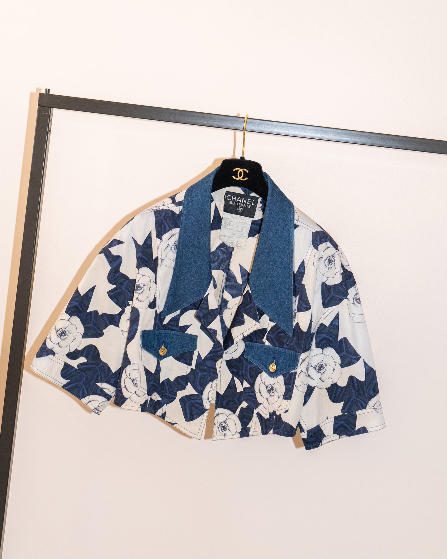 FR40-42 Rare Chanel Spring 1987 Camellia Print Denim Accent Cropped Cotton Jacket - Vintage Chanel Jacket -   - Rarchive.