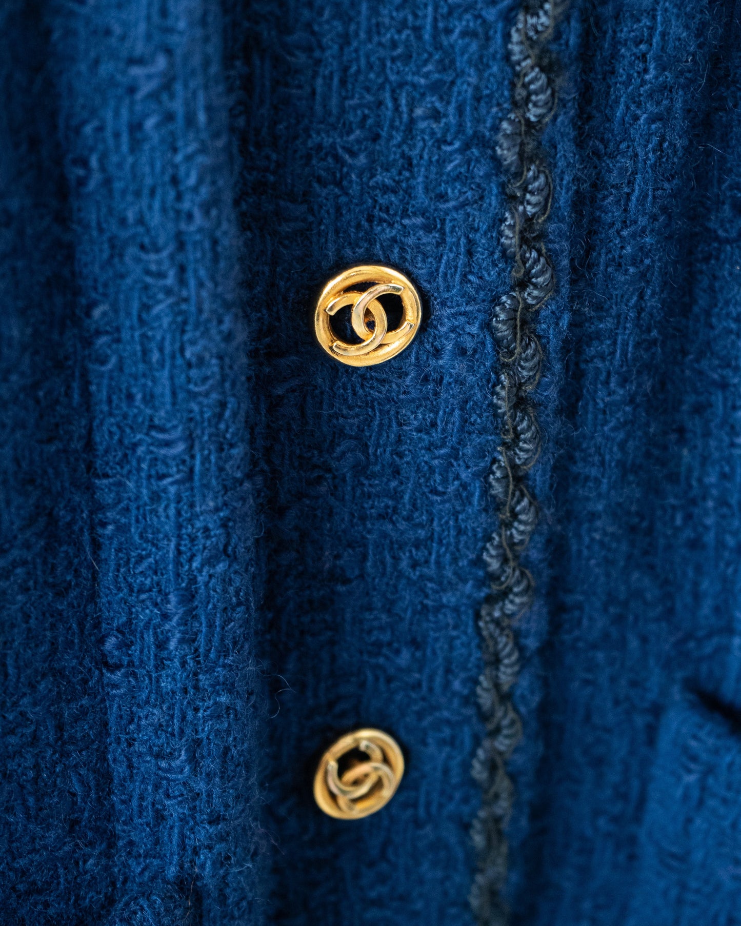 FR38-40 Chanel Early 1980s Two-Pocketed Collarless Tweed Jacket in Royal Blue - Vintage Chanel Jacket - - Rarchive.