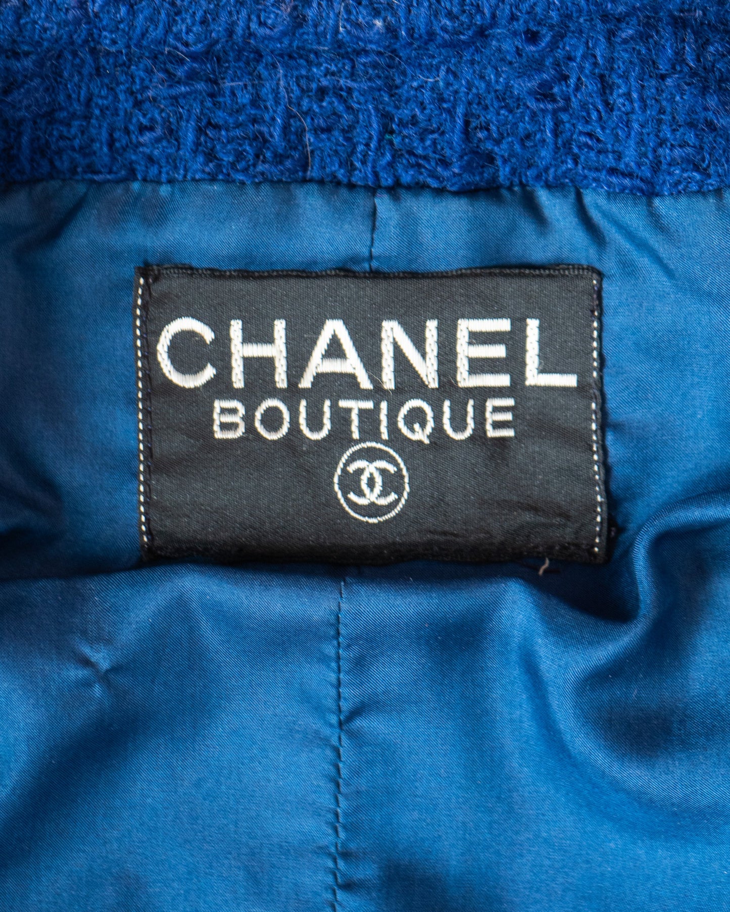 FR38-40 Chanel Early 1980s Two-Pocketed Collarless Tweed Jacket in Royal Blue - Vintage Chanel Jacket - - Rarchive.