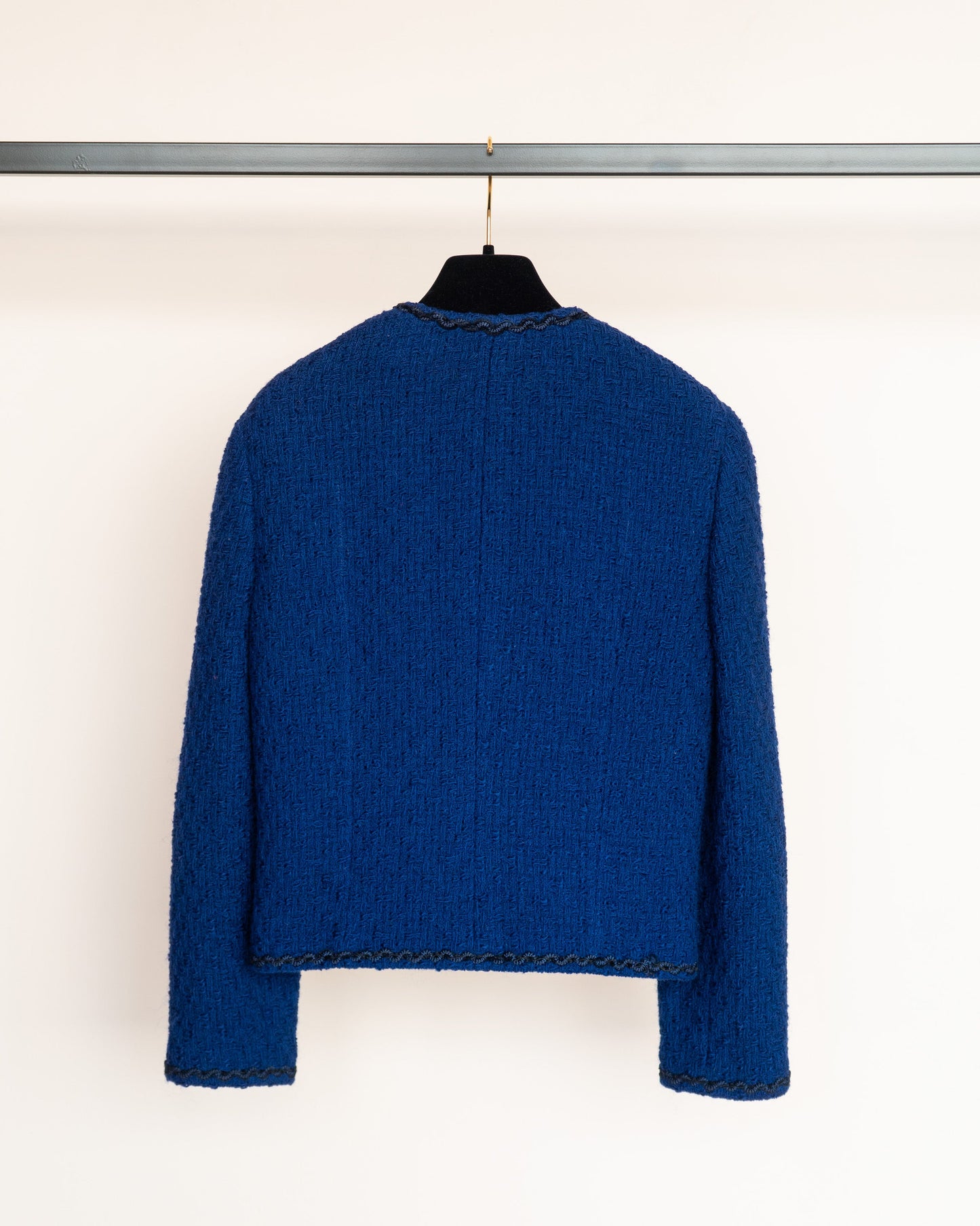 FR38-40 Chanel Early 1980s Two-Pocketed Collarless Tweed Jacket in Royal Blue - Vintage Chanel Jacket - - Rarchive.
