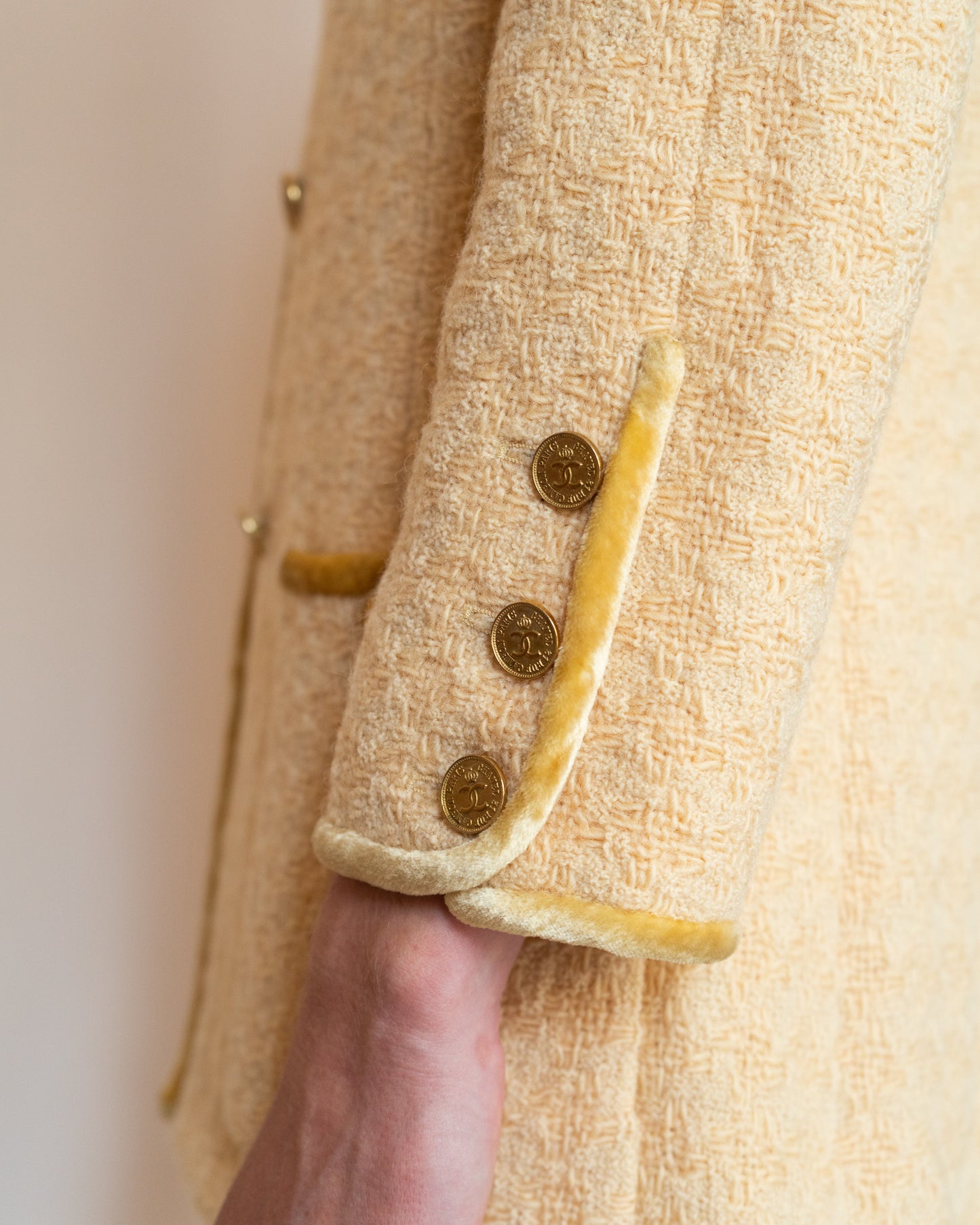 FR38-40 Chanel Fall 1987 Collarless Four Pocketed Velvet Trim Detail Powder Yellow Tweed Jacket - Vintage Chanel Jacket -   - Rarchive.