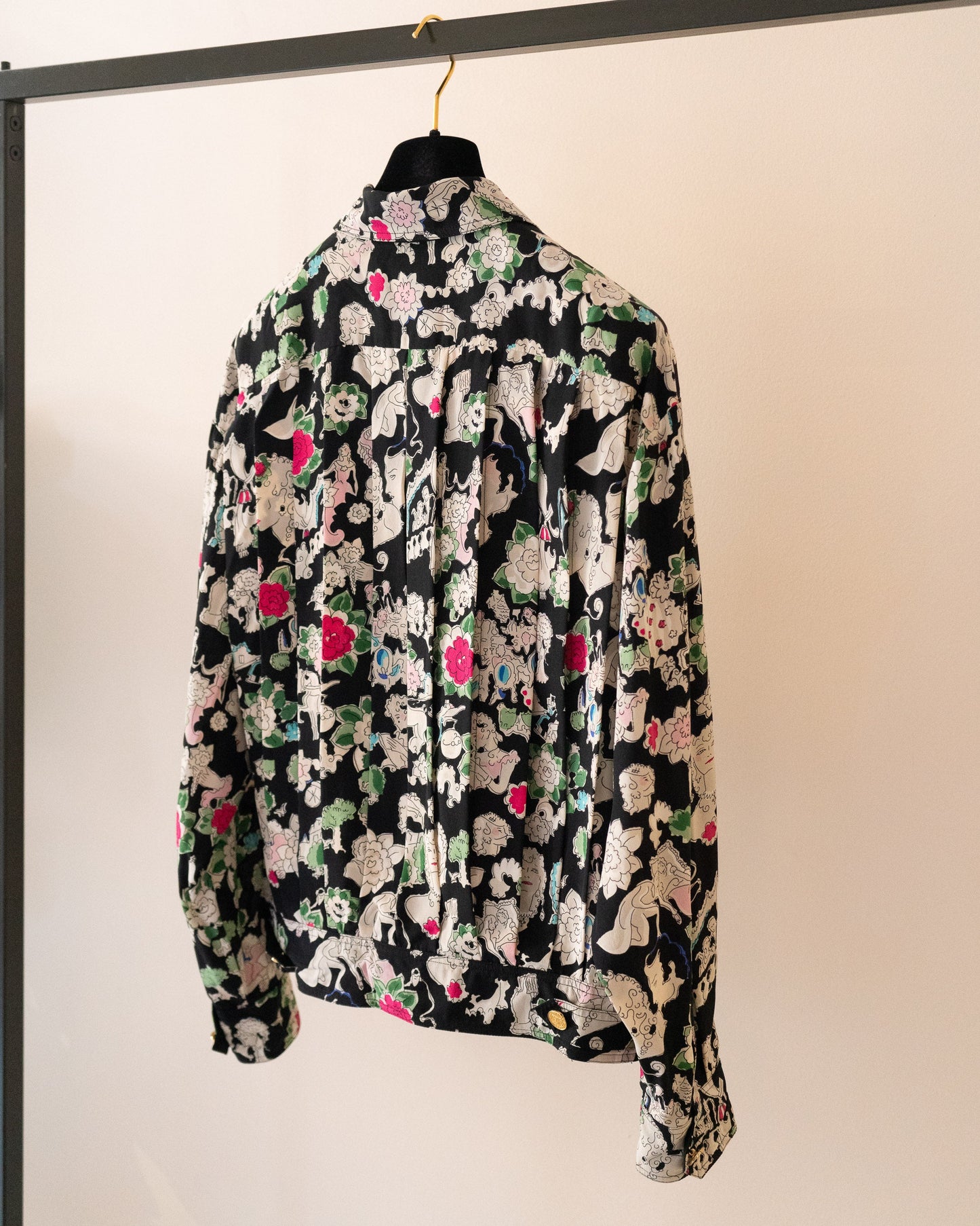 FR38-42 Rare Chanel 1980s Two Pocketed Printed Silk Shirt - Vintage Chanel Jacket -   - Rarchive.