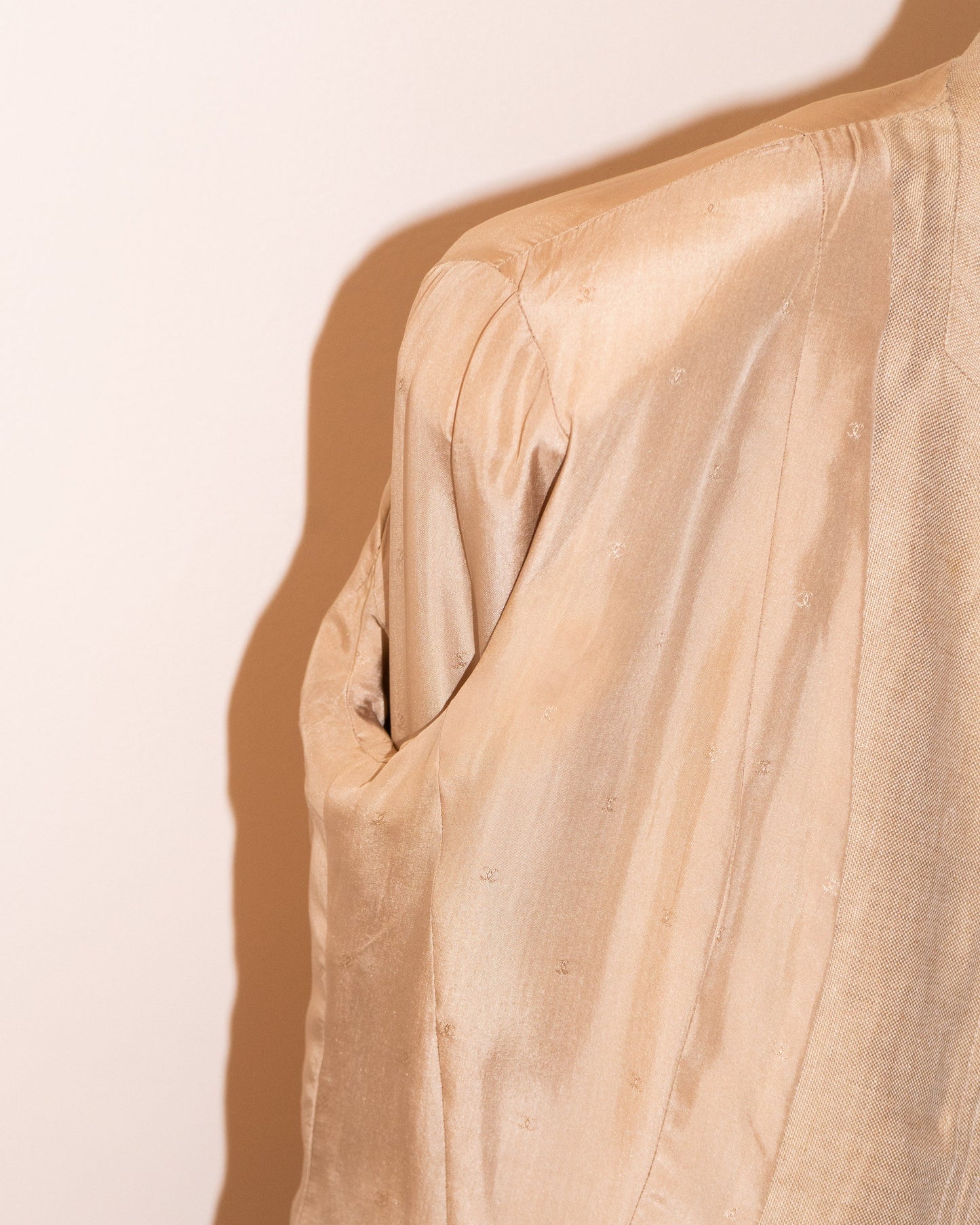FR38-40 Rare Chanel Cruise 1992 Four Pocketed Linen Jacket - Vintage Chanel Jacket - - Rarchive.