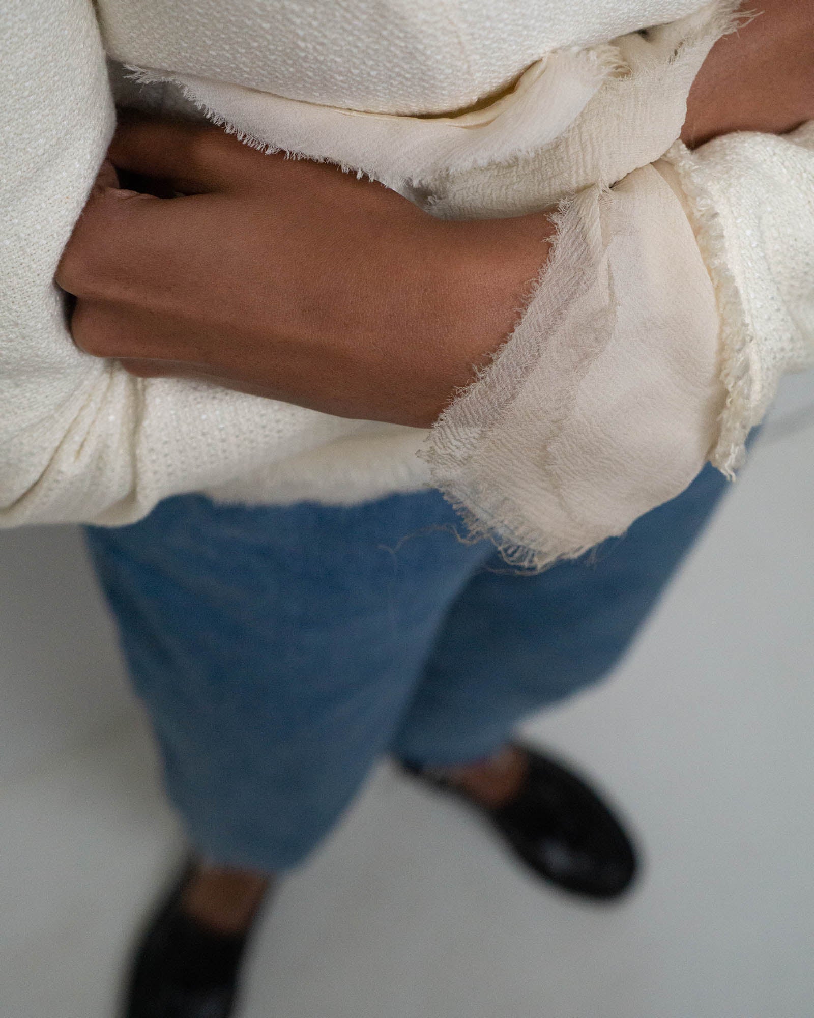 FR36-38 Chanel Cruise 2004 Two Pocket Tiered Chiffon Raw Edge Trim Tweed Collarless Jacket in Off-White - Vintage Chanel Jacket -  Jacket - Rarchive.