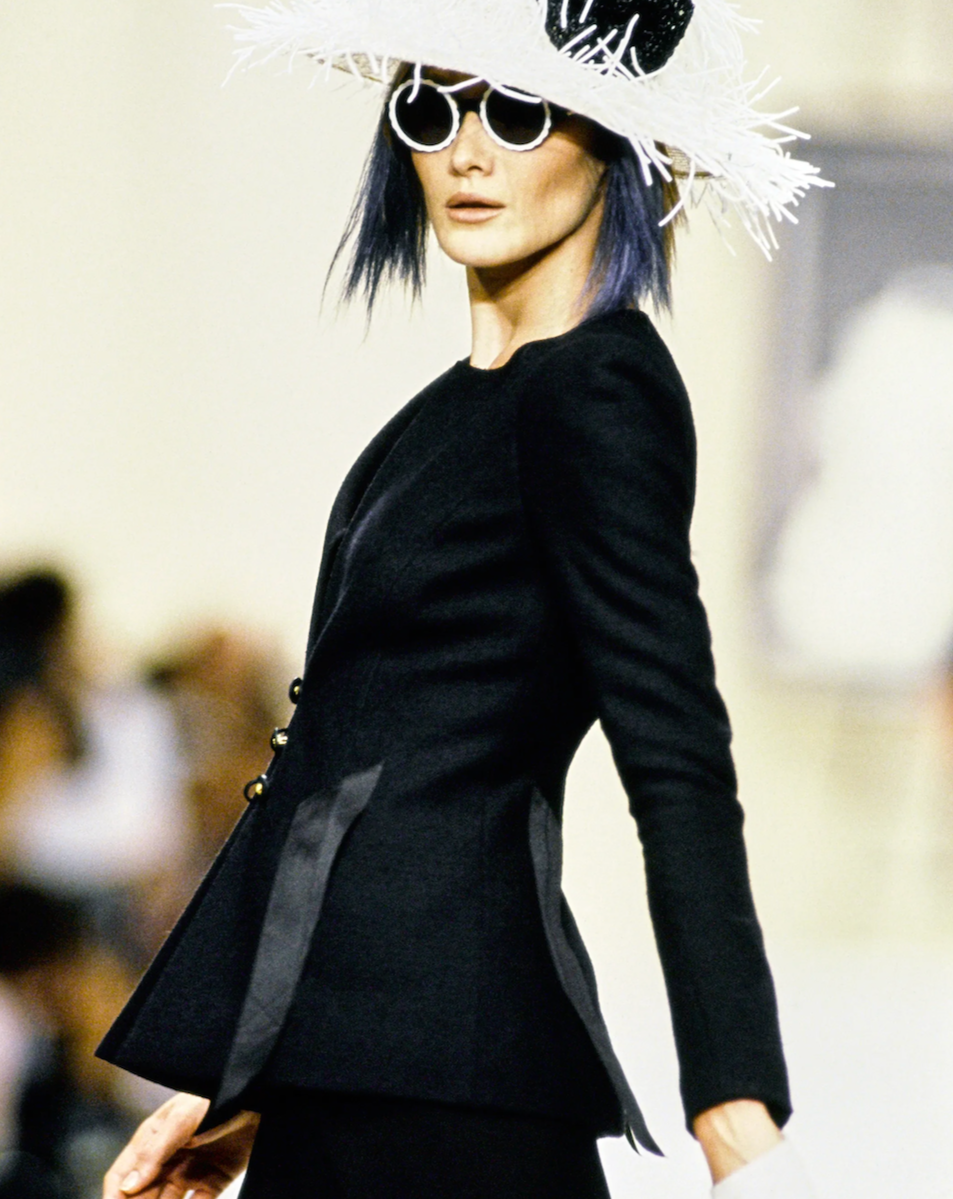 FR42-44 Chanel Spring 1994 Collarless Two-Pocketed Jacket in Dark Navy Wool-Cotton Blend Tweed