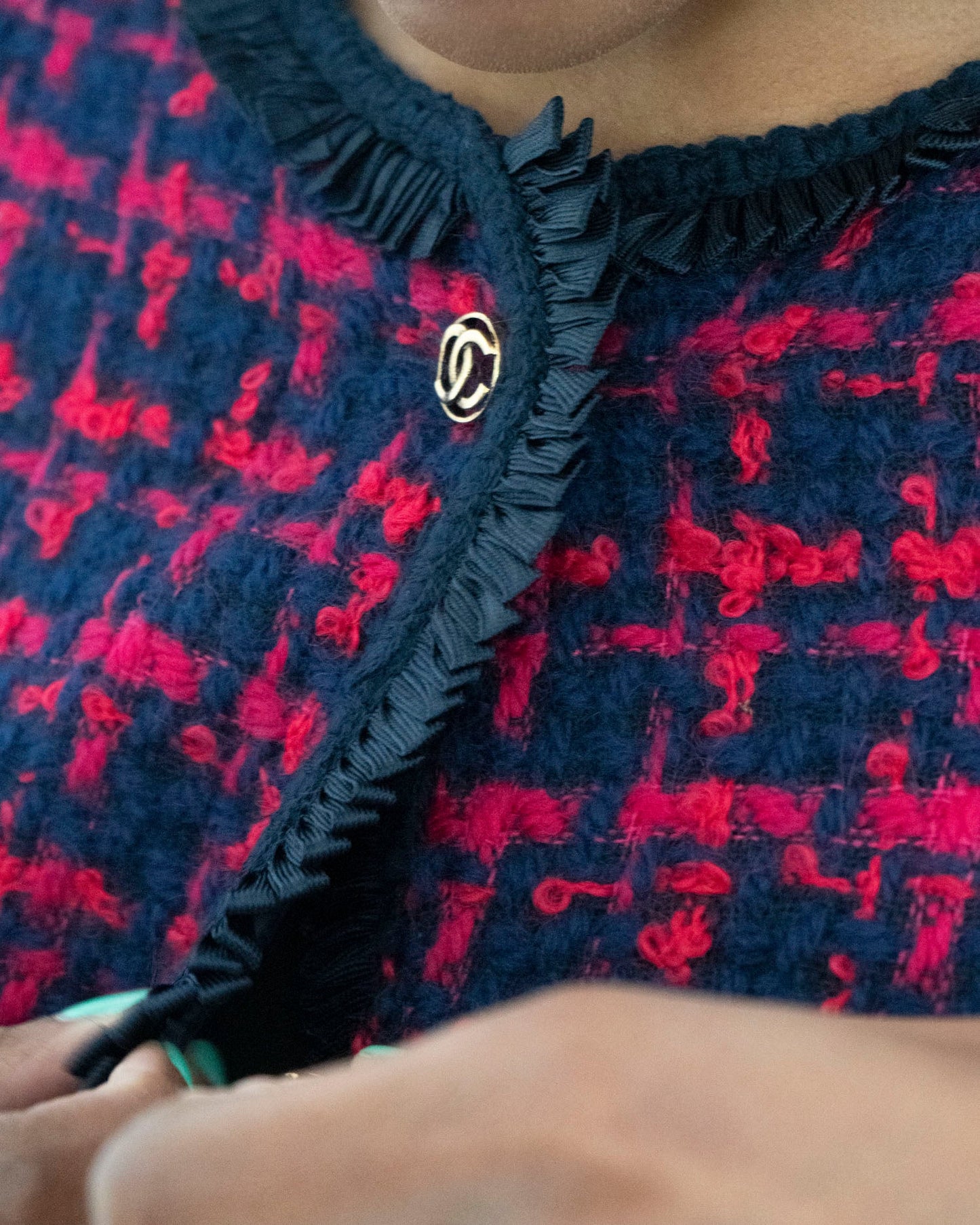 FR36 Chanel 1980s Four Pocket Fringe Trim Houndstooth Tweed Jacket in Red and Navy - Vintage Chanel Jacket -  Jacket - Rarchive.