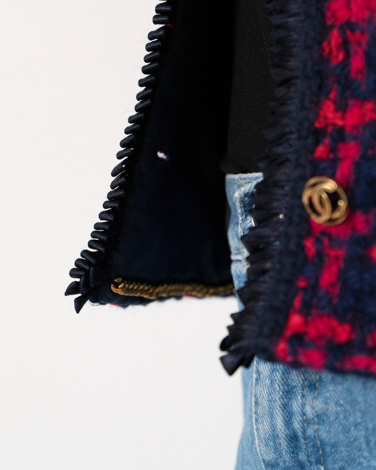 FR36 Chanel 1980s Four Pocket Fringe Trim Houndstooth Tweed Jacket in Red and Navy - Vintage Chanel Jacket - Jacket - Rarchive.