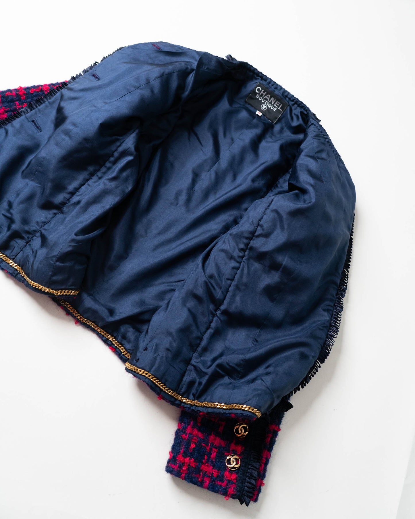 FR36 Chanel 1980s Four Pocket Fringe Trim Houndstooth Tweed Jacket in Red and Navy - Vintage Chanel Jacket - Jacket - Rarchive.