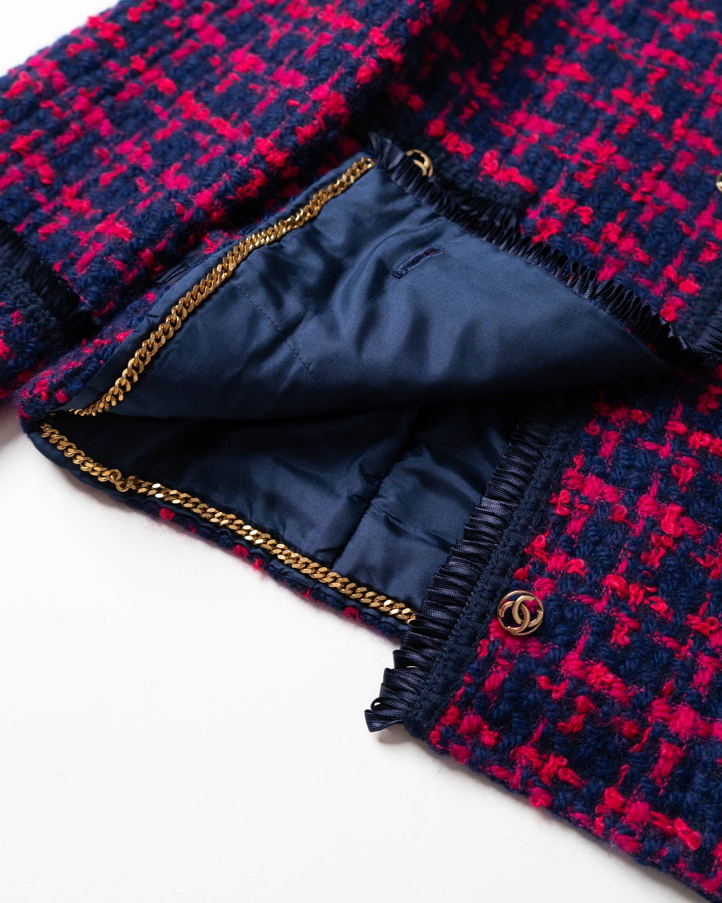 FR36 Chanel 1980s Four Pocket Fringe Trim Houndstooth Tweed Jacket in Red and Navy - Vintage Chanel Jacket - Jacket - Rarchive.
