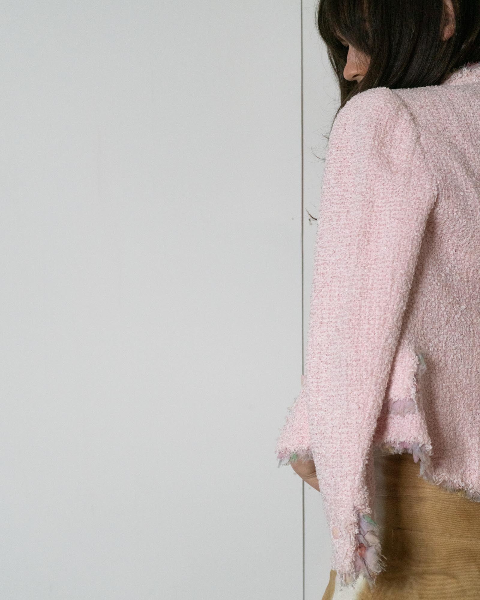 FR36-38 Chanel Cruise 2004 Two Pocket Tweed Boucle Jacket in Pink - Vintage Chanel Jacket -  Jacket - Rarchive.