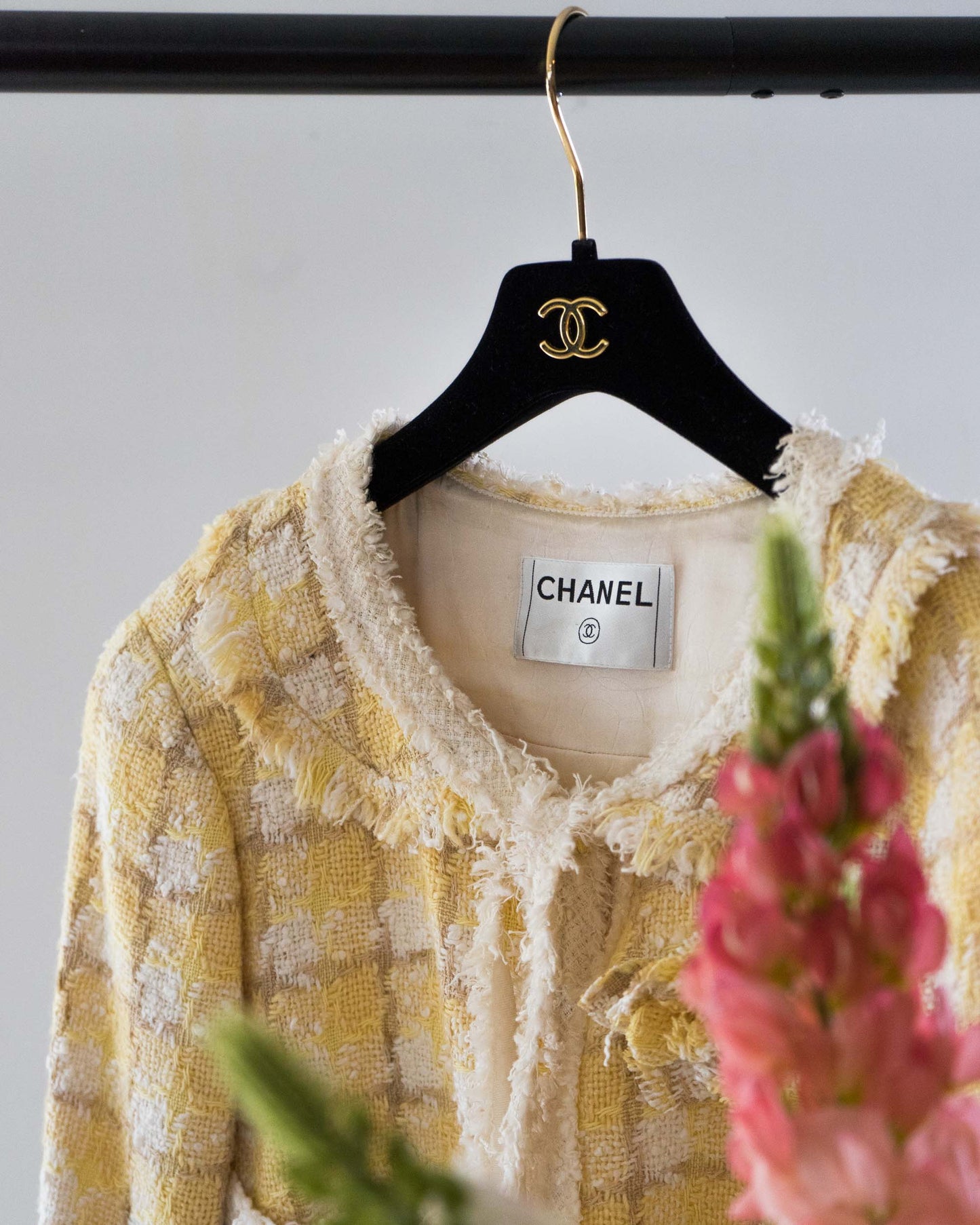 FR44-46 Chanel Cruise 2004 Four Pocket Raw Edge Trim Tweed Jacket in Yellow - Vintage Chanel Jacket - Jacket - Rarchive.