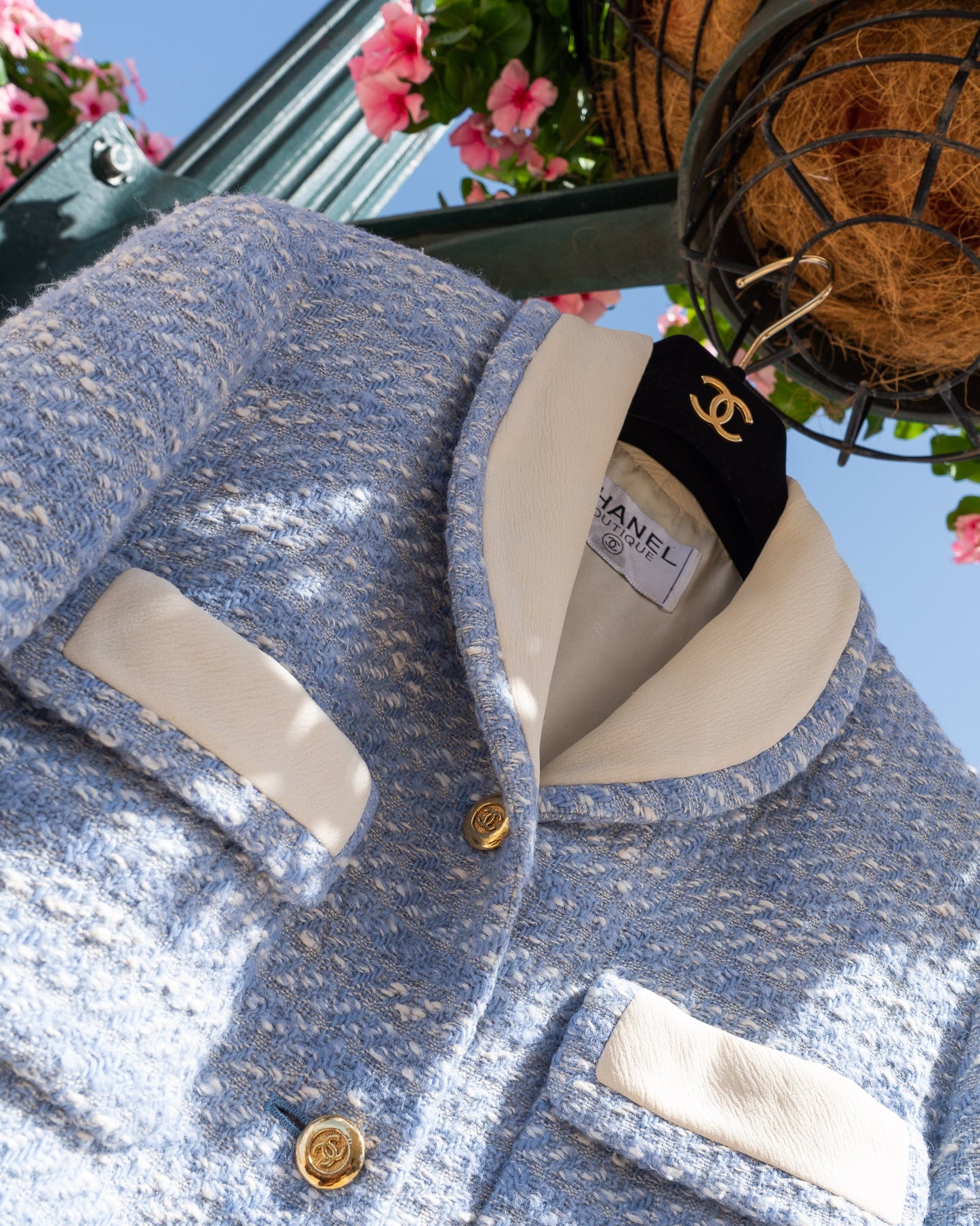 FR38-40 Chanel Spring 1989 Four Pocket CC-logo Buttons Tweed Jacket in baby Blue - Vintage Chanel Jacket -  Jacket - Rarchive.