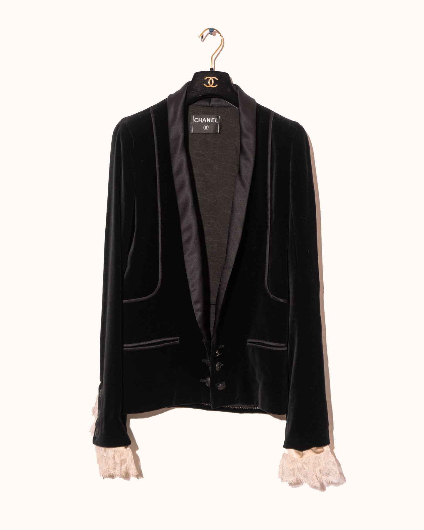 FR34 Chanel Fall 2004 Velvet and Silk Jacket with Detachable Cuffs