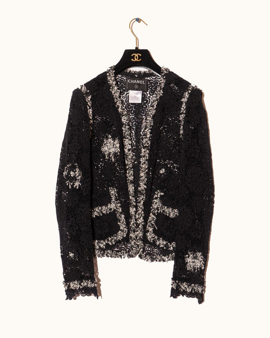 FR38-40 Chanel Spring 2004 Collarless Two Pocket Contrasting Trim Black Floral Lace Jacket - Vintage Chanel Jacket -   - Rarchive.