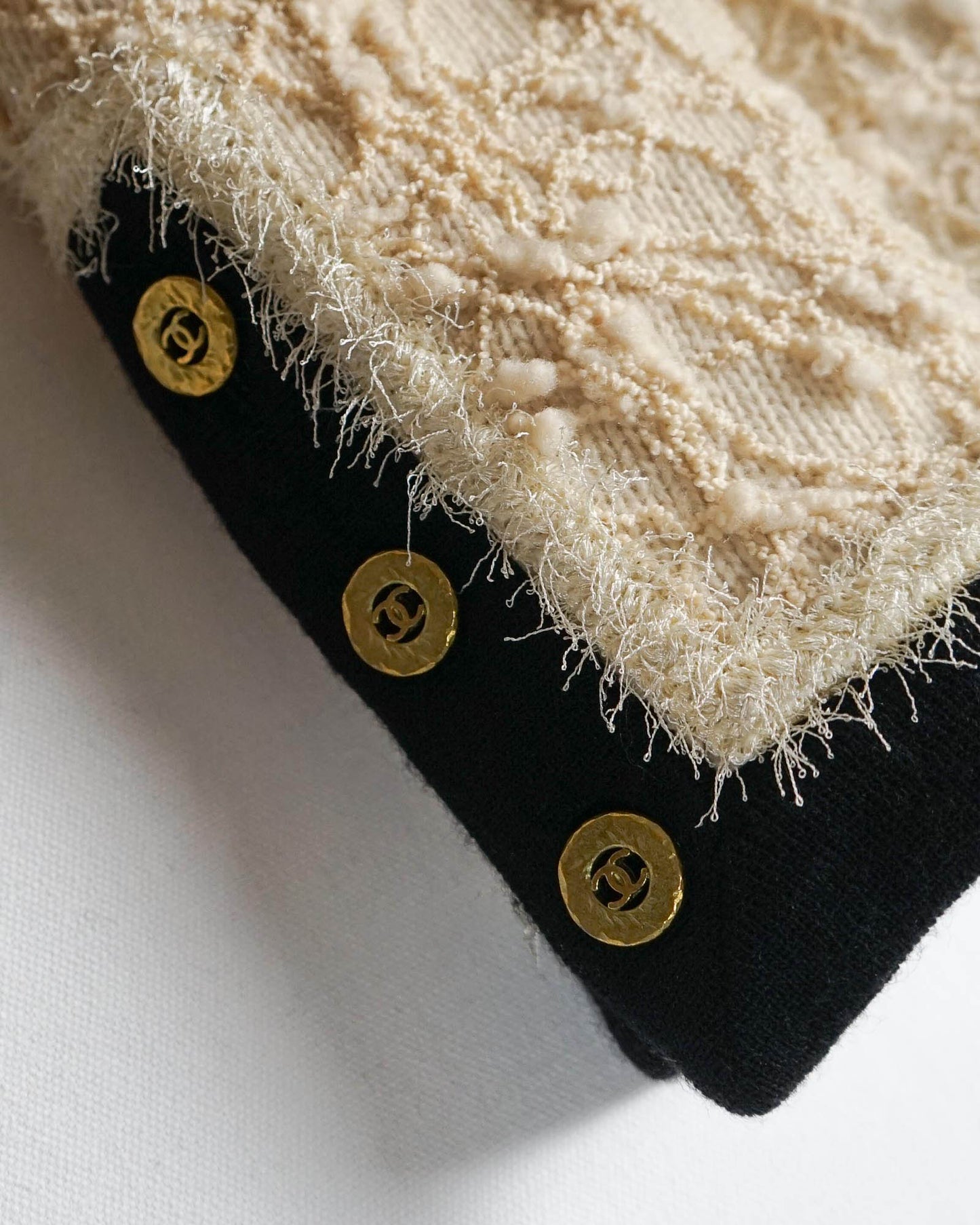 FR36-38 Rare Chanel Fall 1994 Iconic Collarless Ivory and Black Fantasy Tweed Jacket