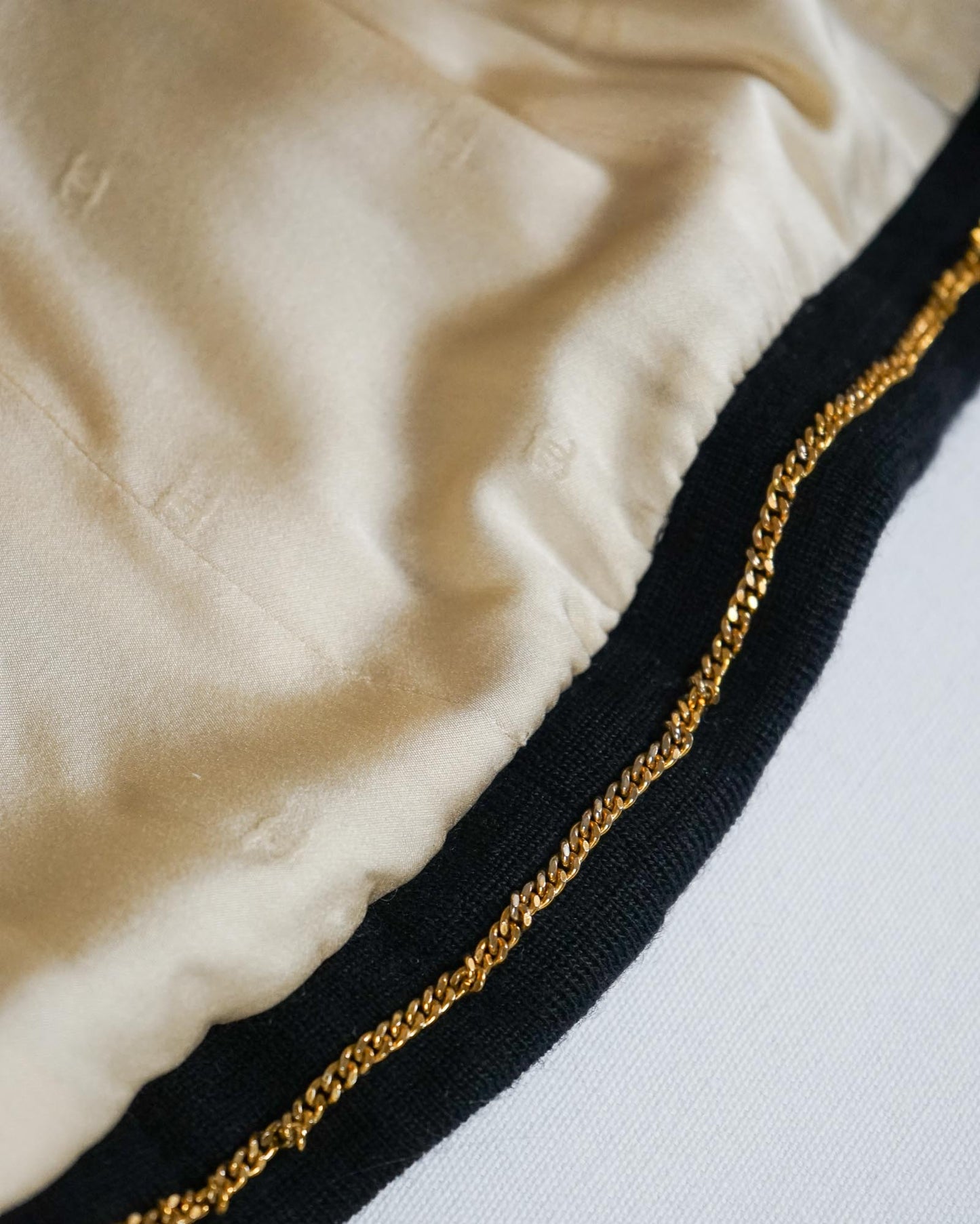 FR36-38 Rare Chanel Fall 1994 Iconic Collarless Ivory and Black Fantasy Tweed Jacket