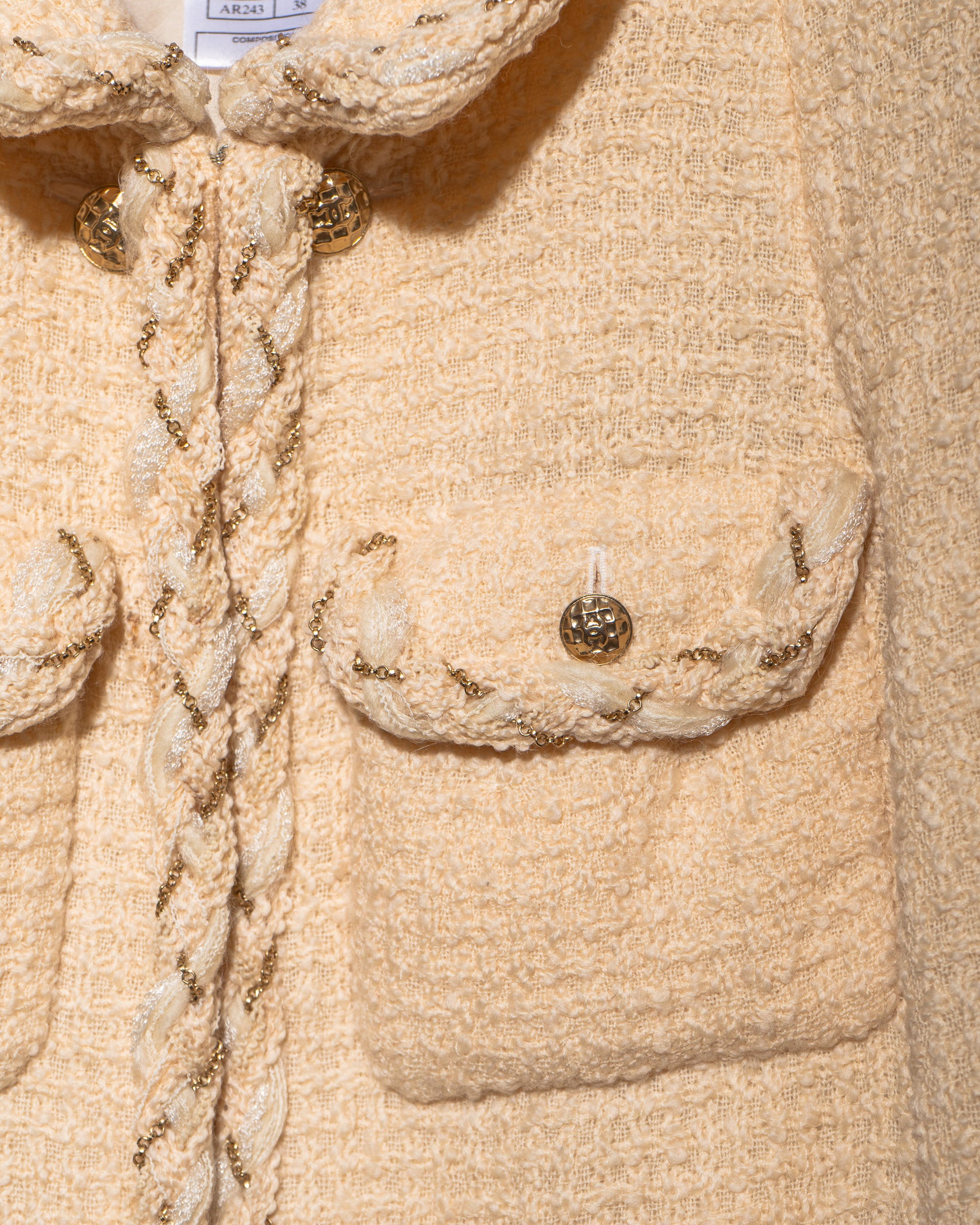 FR36-38 Rare Chanel Fall 2007 Two Pocket Chain Detail Trim Cream Tweed Cropped Cut Jacket - Vintage Chanel Jacket -   - Rarchive.