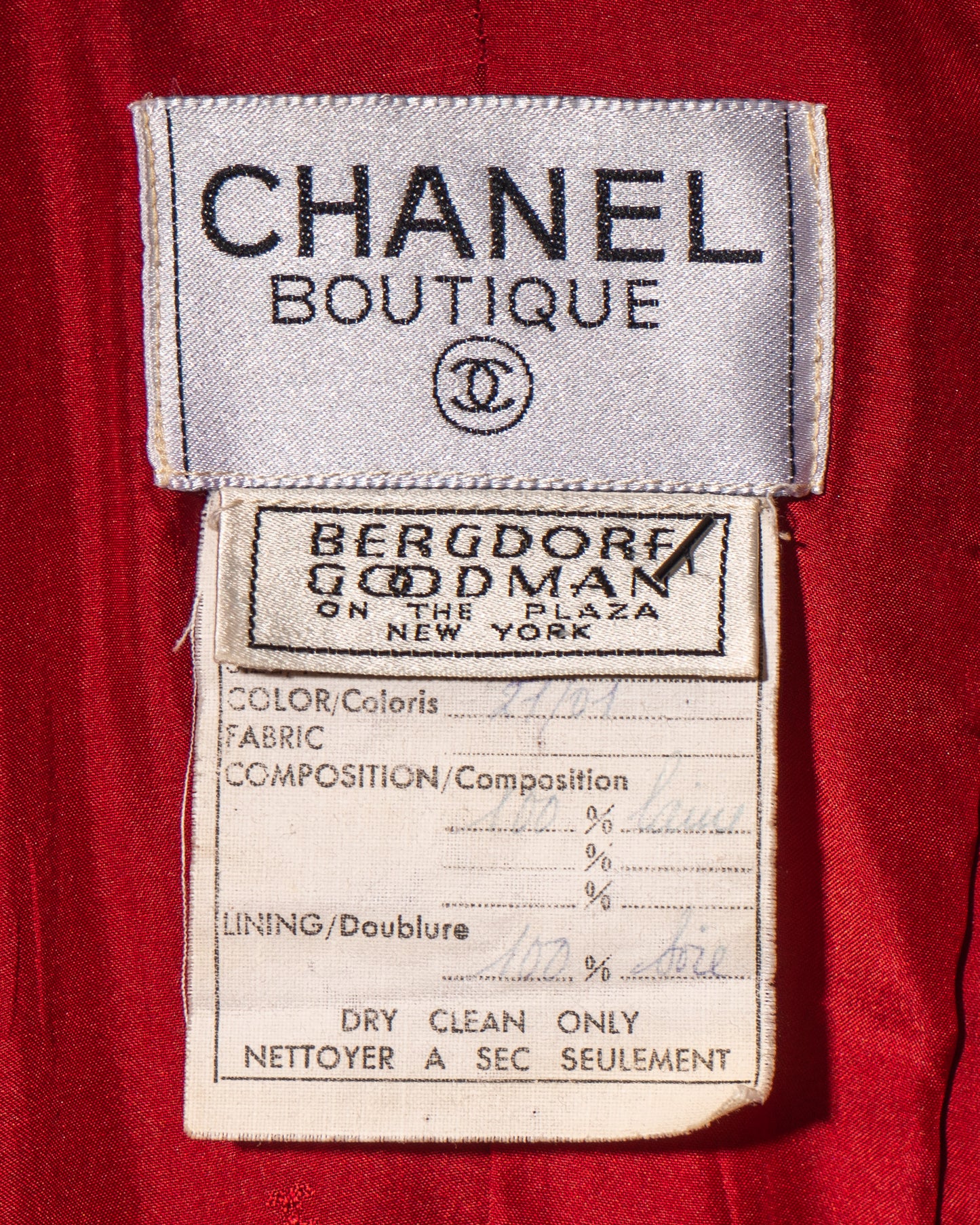 FR42-46 Chanel Spring 1989 Timeless  Two Pocket Collarless Cut Red and Navy Wool Tweed Jacket