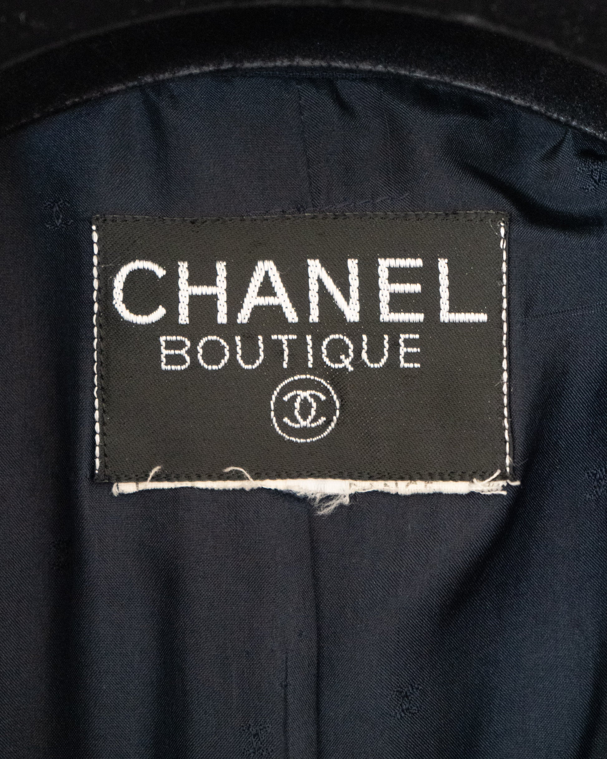 FR36-38 Chanel 1980s Double-Breasted Two Pocket Navy Wool Jacket - Vintage Chanel Jacket -   - Rarchive.