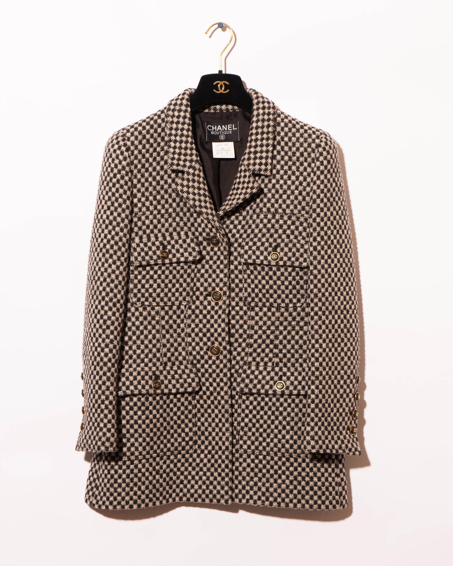 FR38-40 Rare Chanel Fall 1995 Timeless Four Pocket Black and White Wool Tweed Jacket