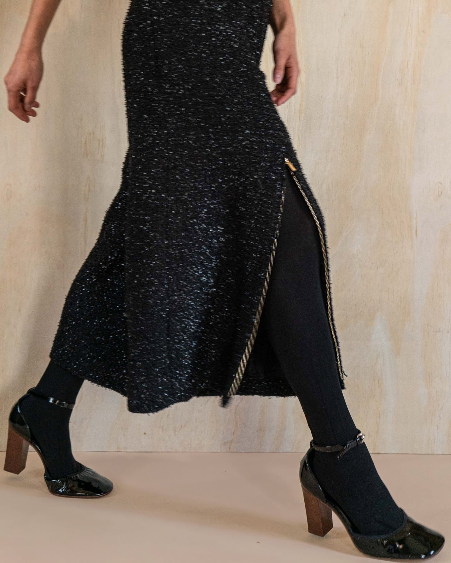 FR40-42 Chanel Spring 2019 Black Fantasy Tweed Zipper Slits Culottes