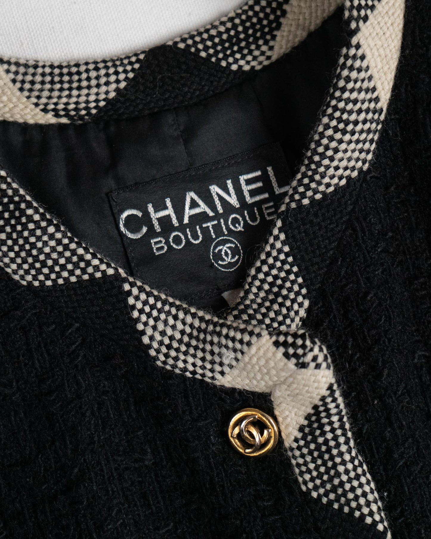 FR38-40 Chanel 1980s Classic Timeless Collarless Four Pocket Black with Contracting Trim Wool Tweed Jacket