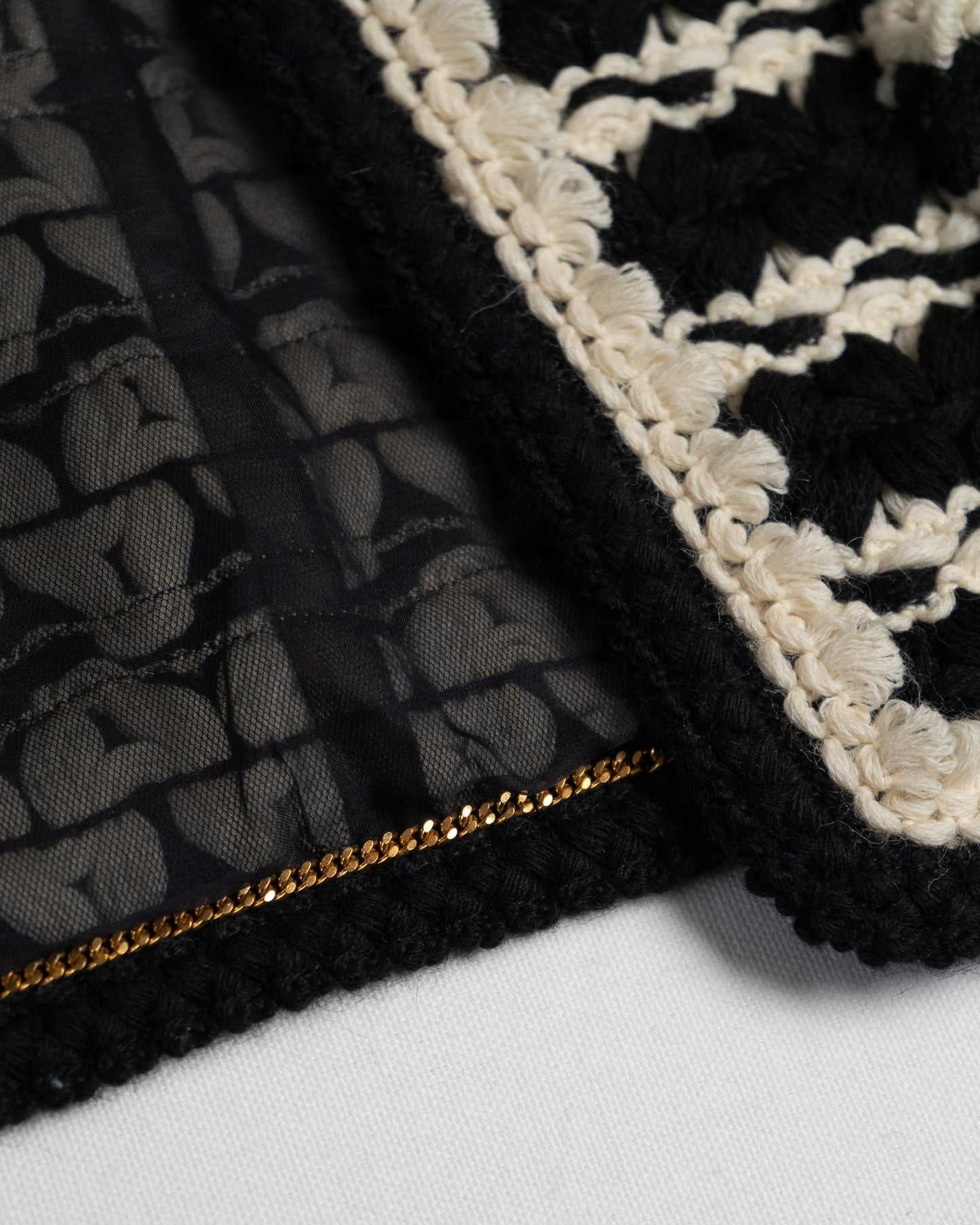 FR36-40 Chanel Spring 1992 Cropped Knit Jacket in Black and Ivory