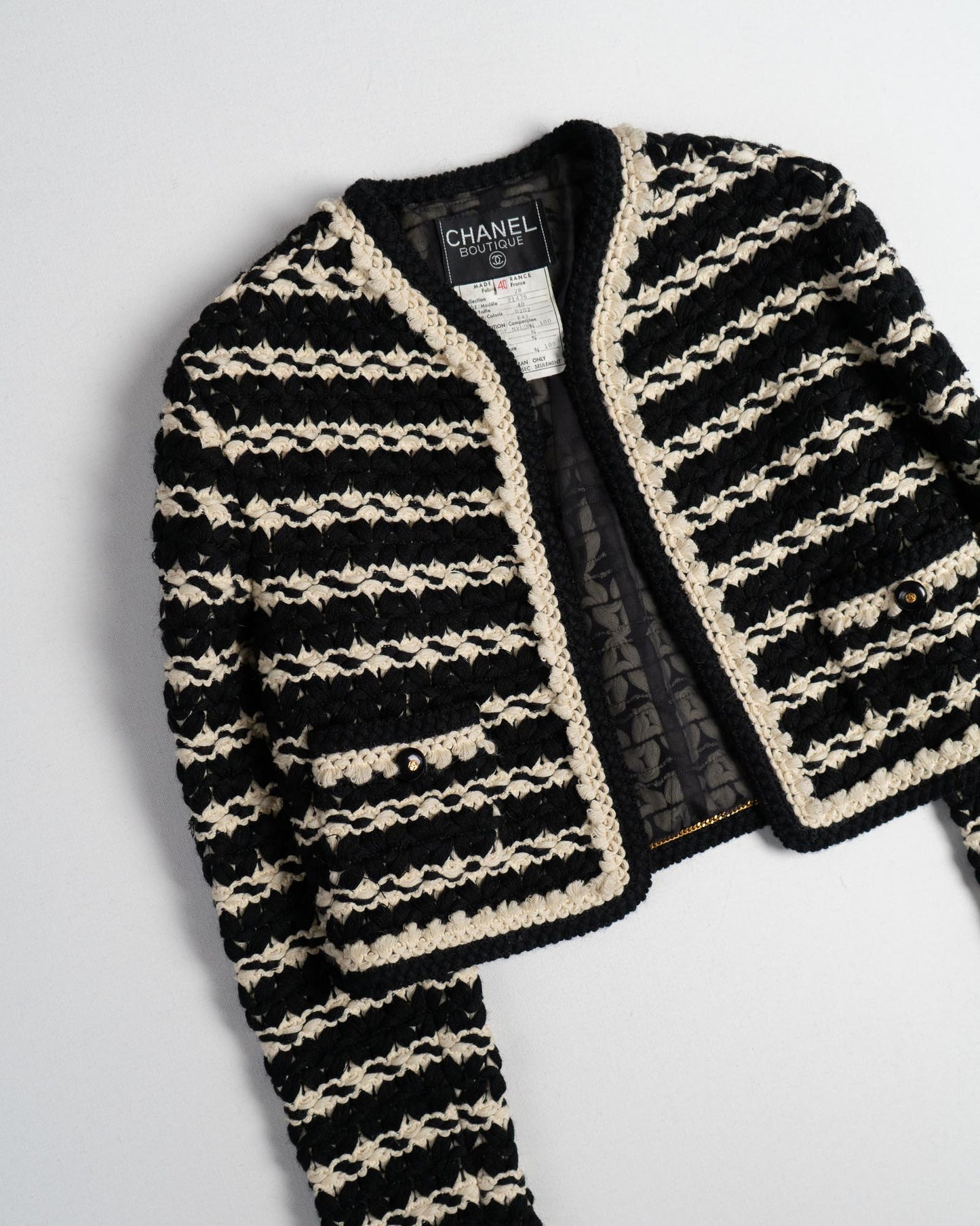 FR36-40 Chanel Spring 1992 Cropped Knit Jacket in Black and Ivory