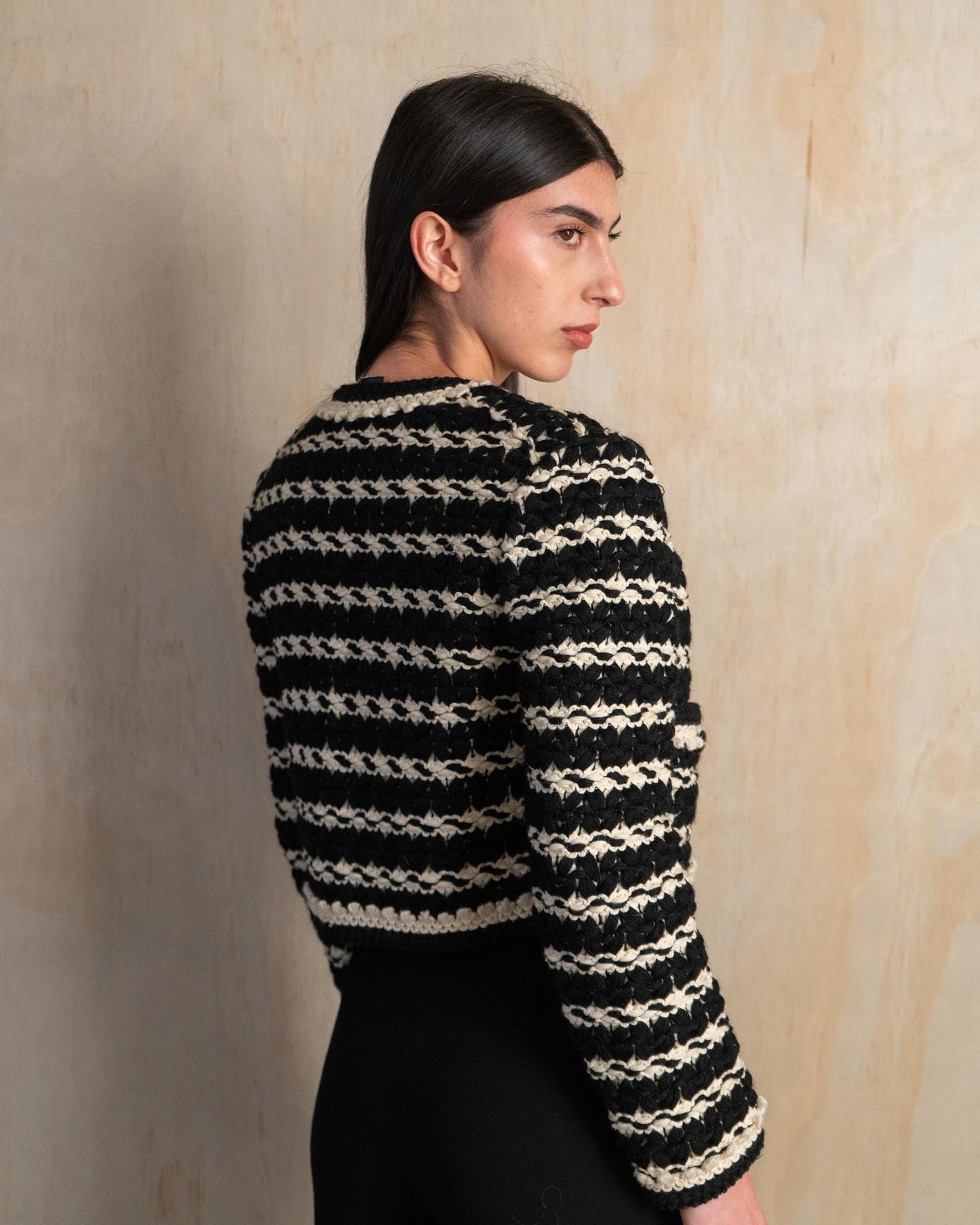 FR36-40 Chanel Spring 1992 Cropped Knit Jacket in Black and Ivory